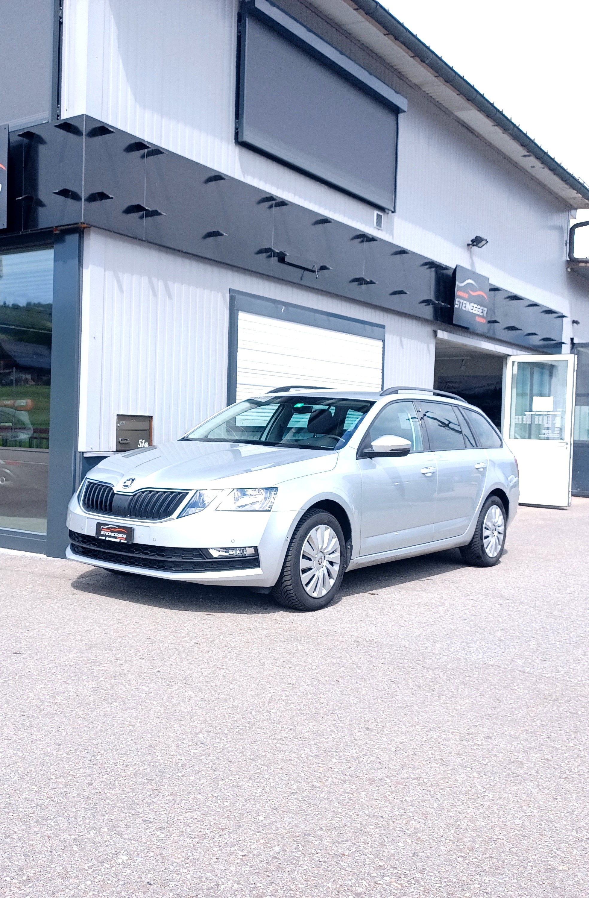 SKODA Octavia Combi 2.0 TDI Ambition 4x4 DSG +Anhängerkpl.