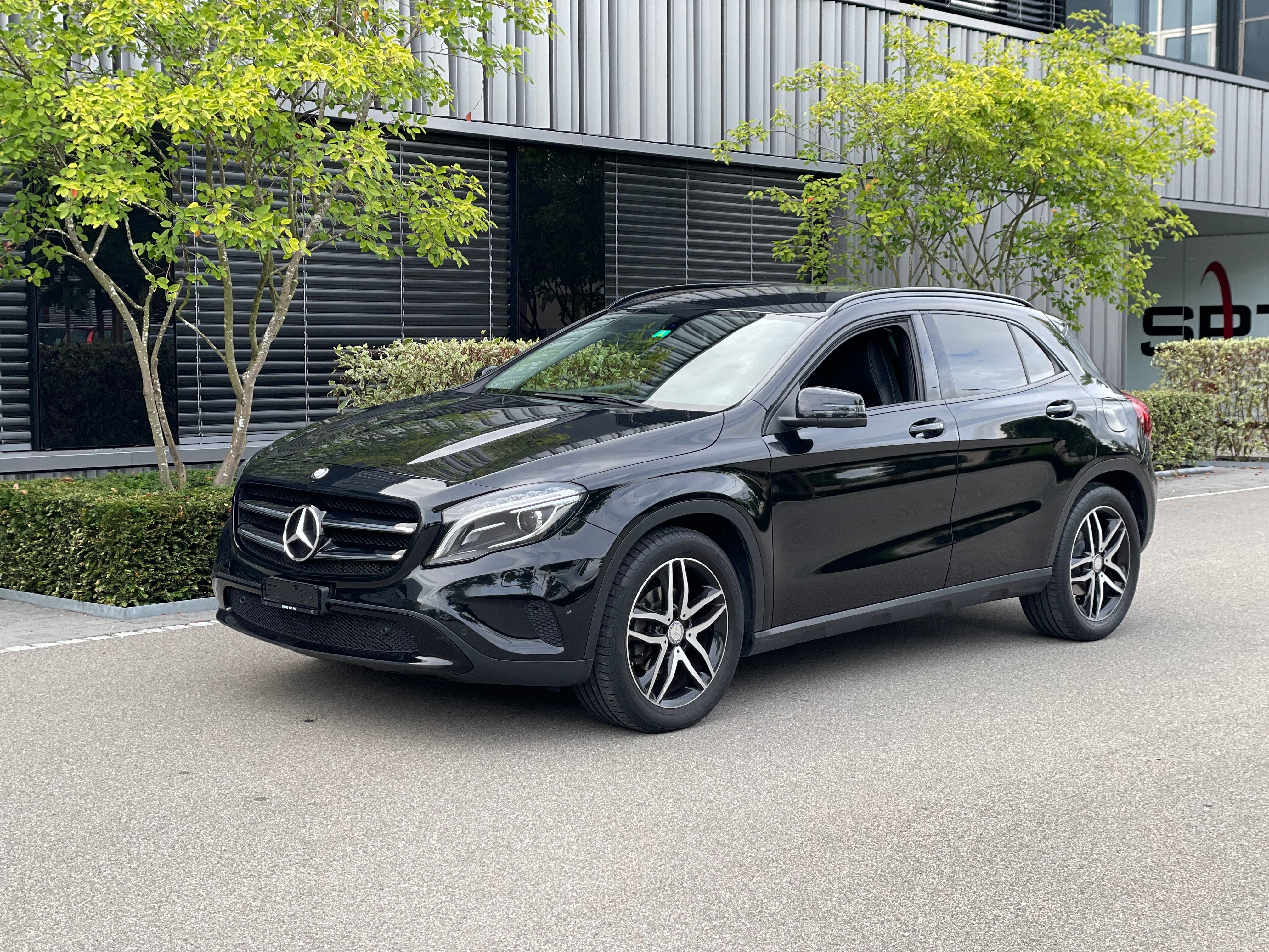 MERCEDES-BENZ GLA 200 CDI Night Star