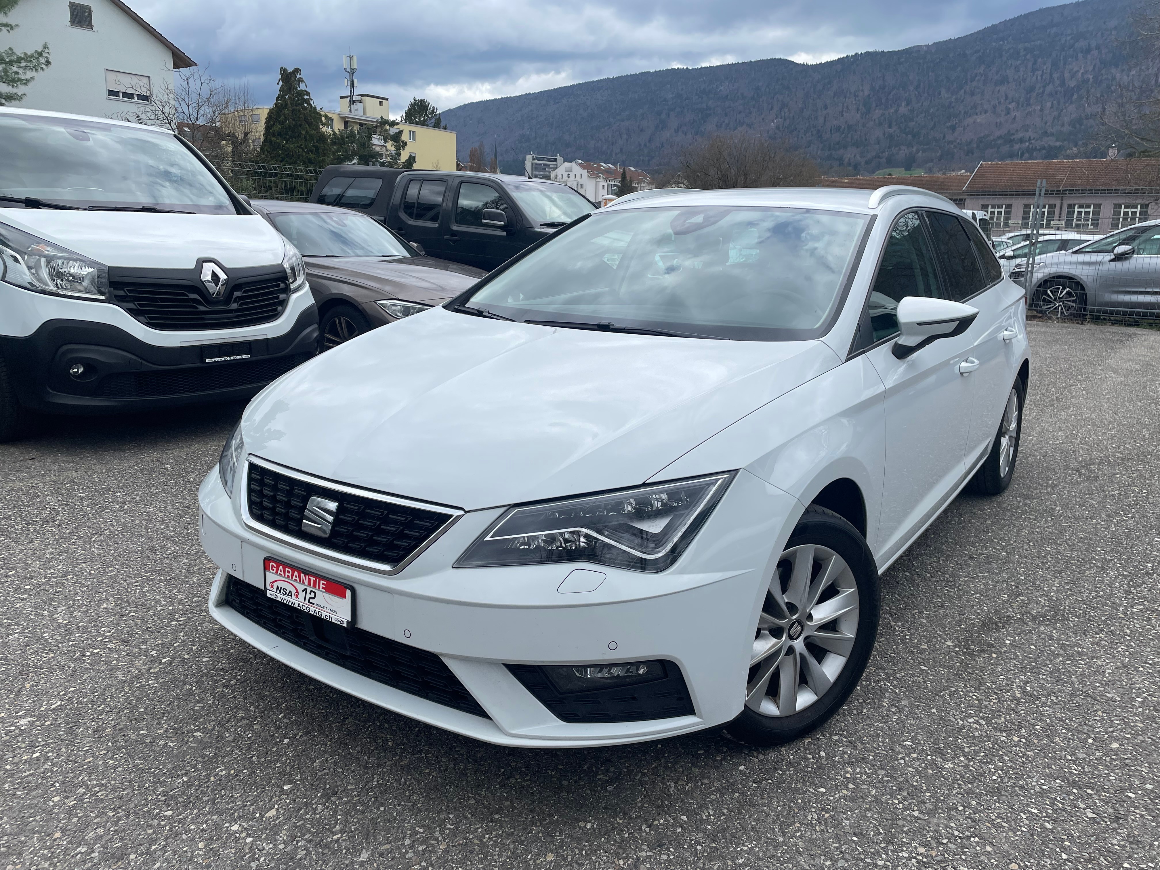 SEAT Leon ST 2.0 TDI CR Style 4Drive DSG * Gr. Navi * Xenon * PDC V&H * Tempomat * Frisch Ab MFK