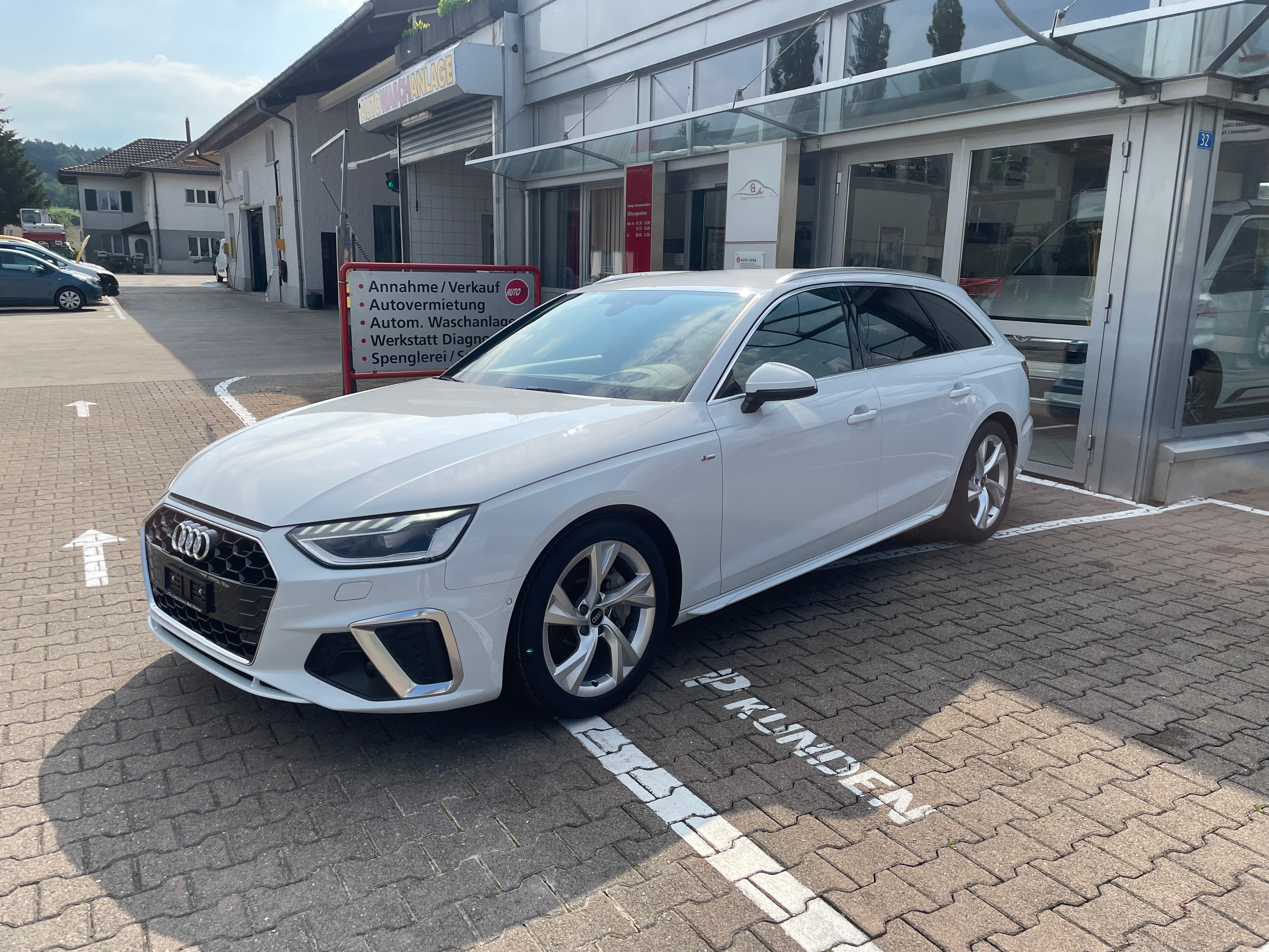 AUDI A4 Avant 40 TDI S line quattro S-tronic