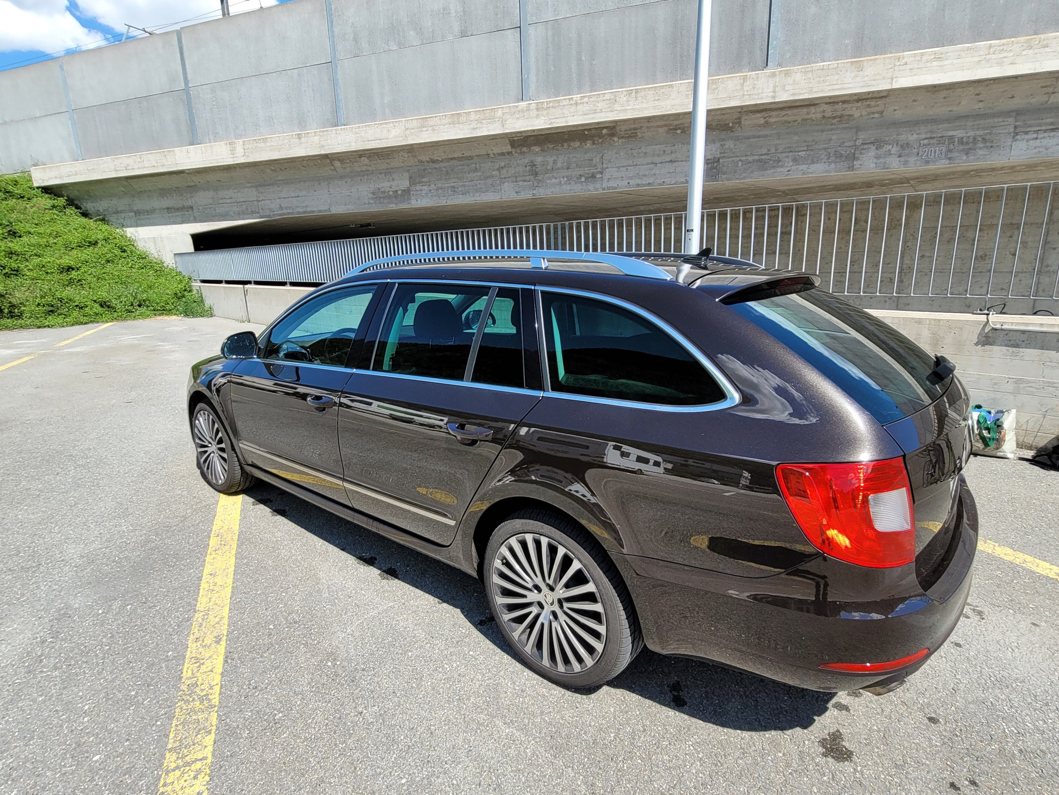 SKODA Superb Combi 2.0 TDi Laurin & Klement 4x4 DSG