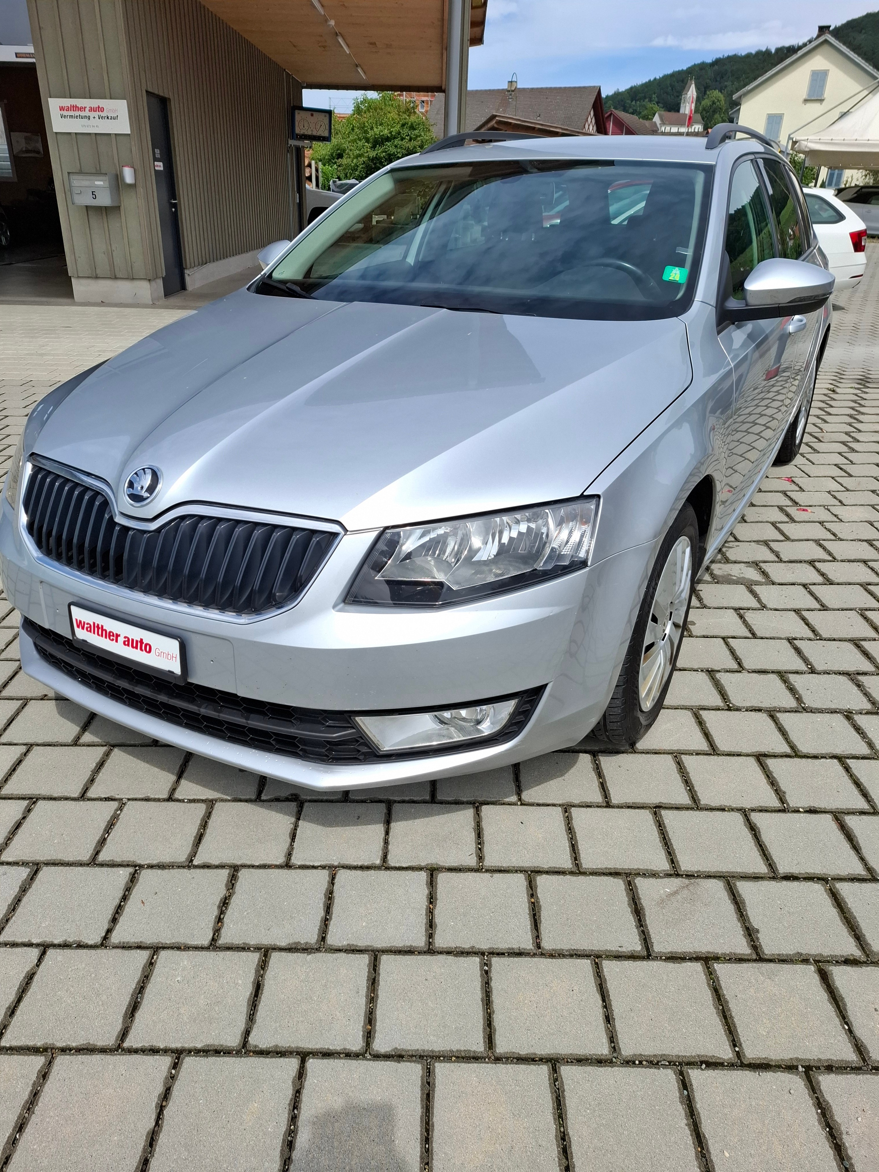 SKODA Octavia Combi 1.6 TDI 110 Ambition DSG