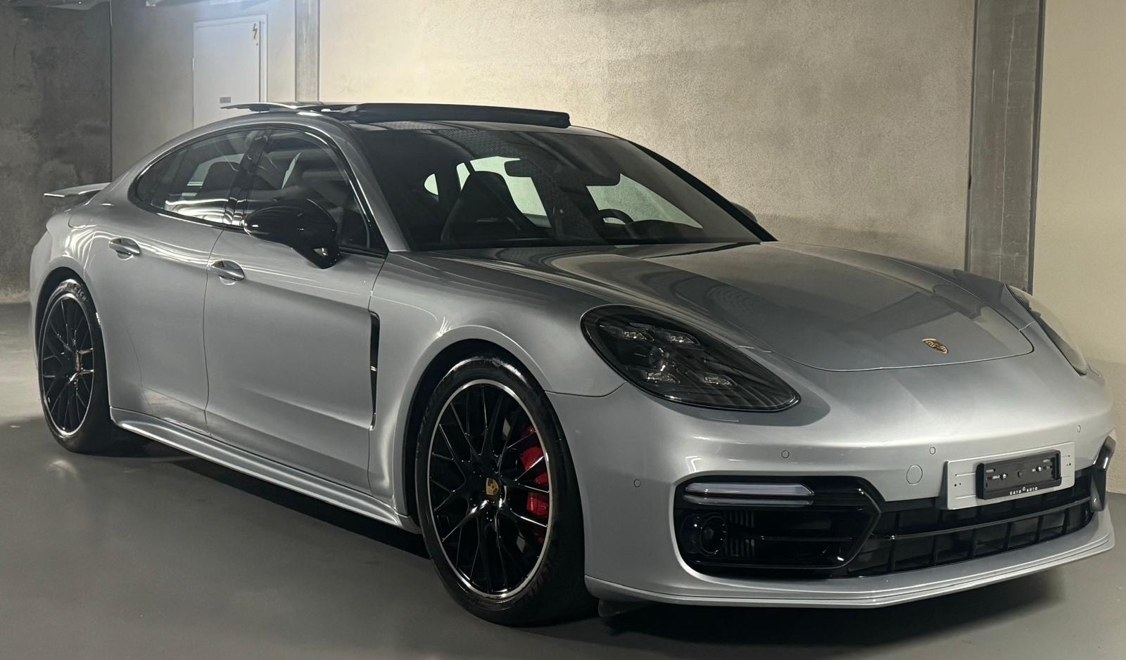 PORSCHE Panamera GTS PDK