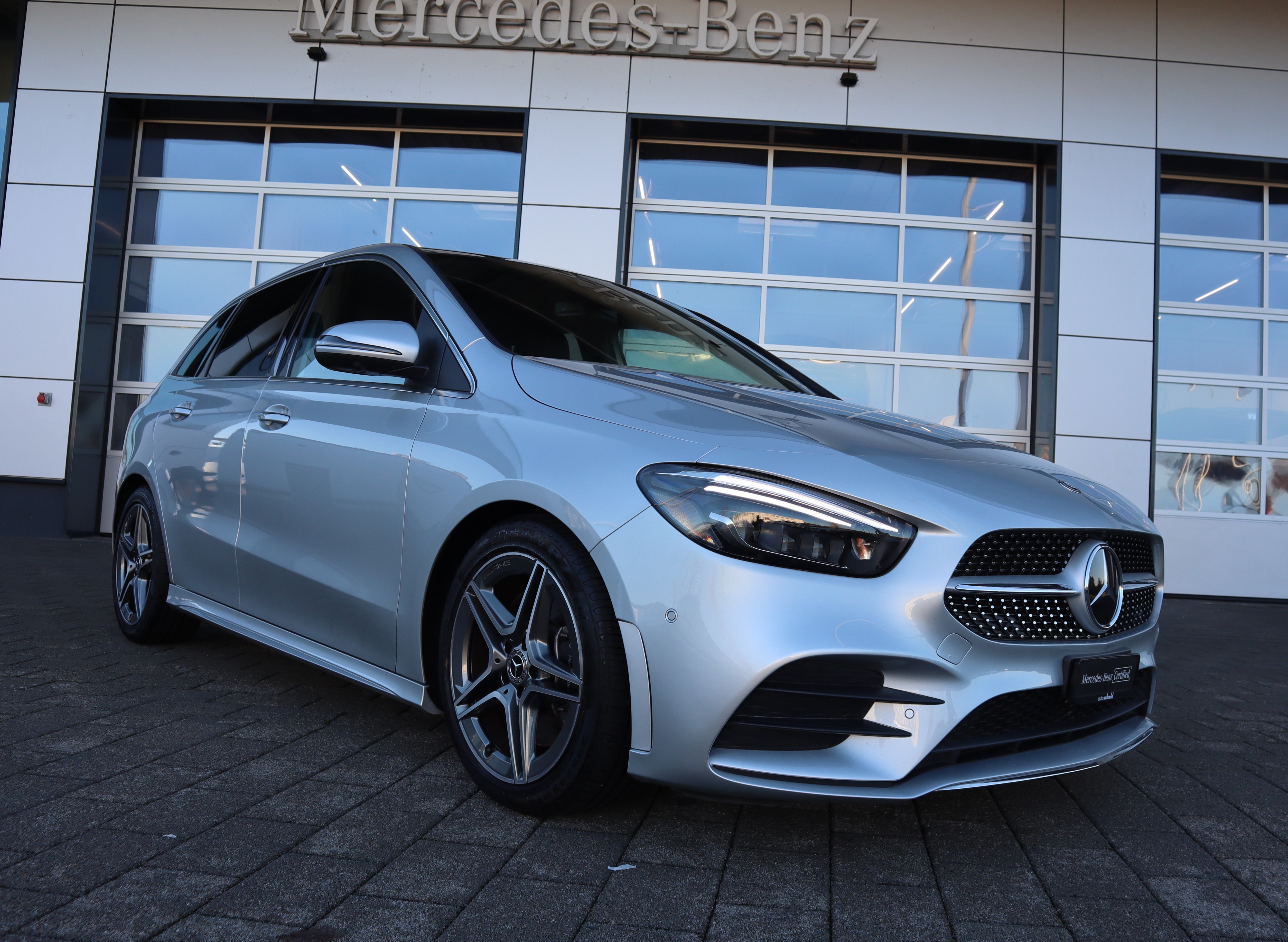 MERCEDES-BENZ B 250 4Matic AMG Line