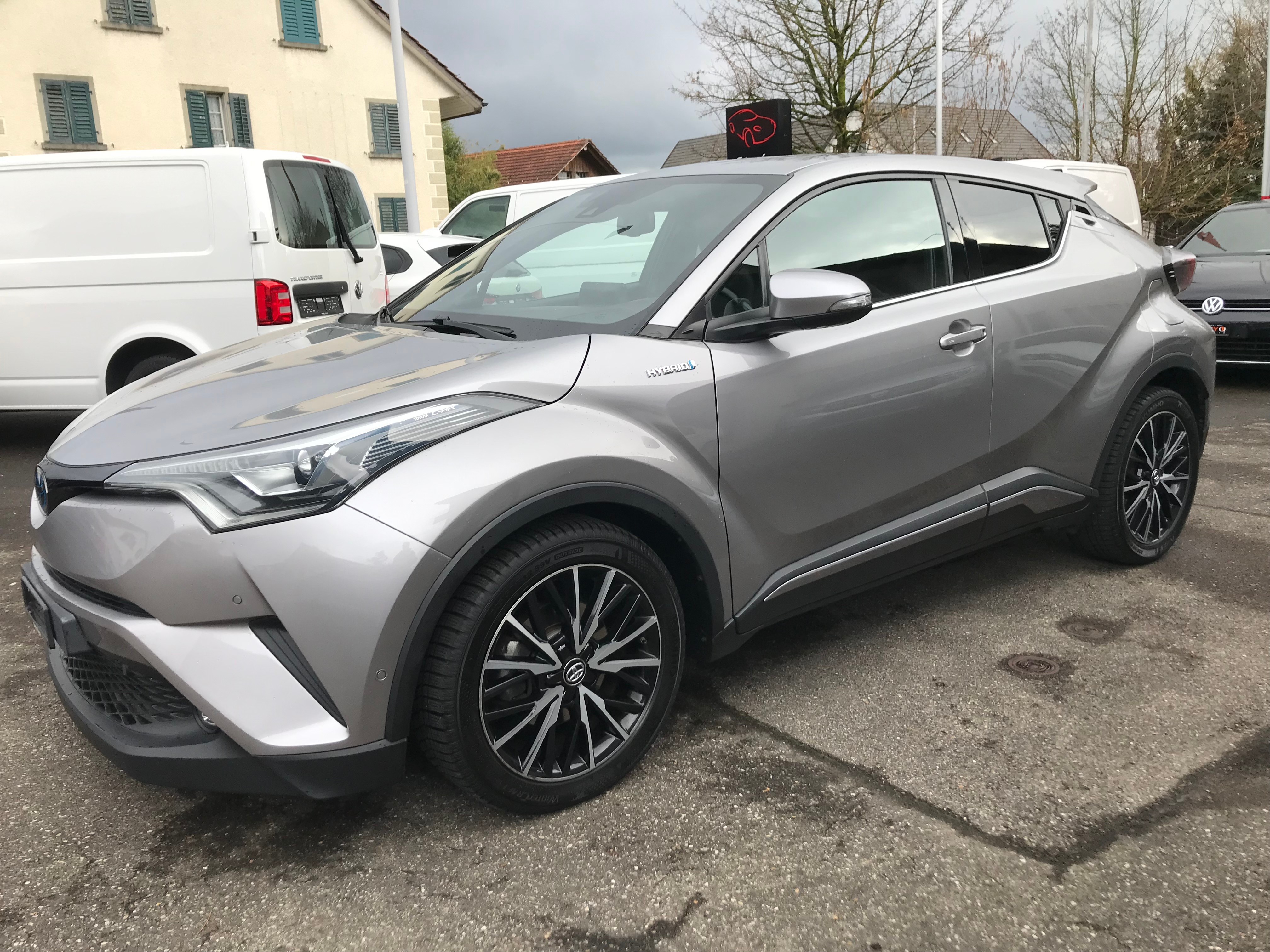 TOYOTA C-HR 1.8 HSD Premium CVT