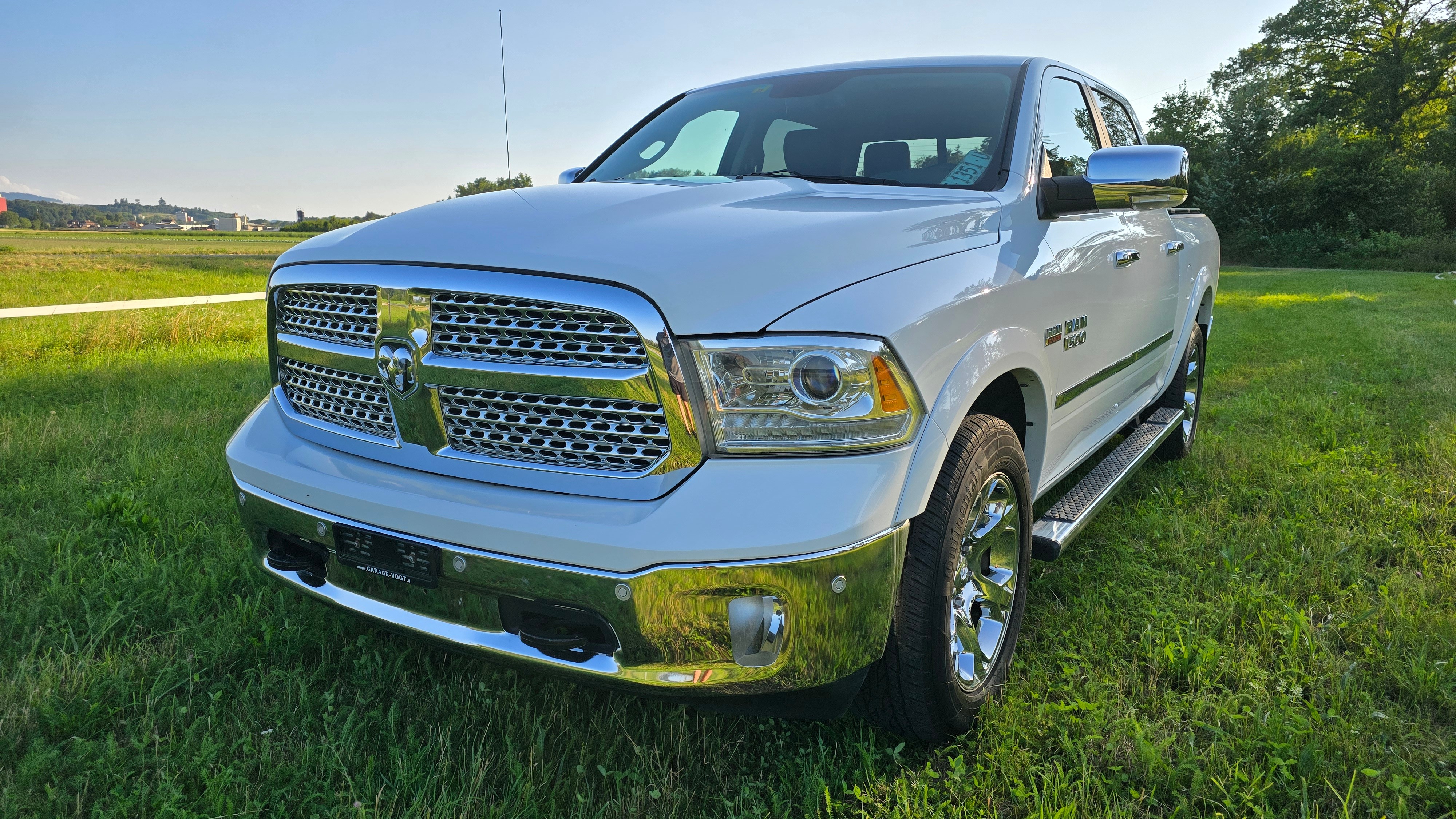 DODGE RAM 1500 5.7 V8 Hemi CrewCab LARAMIE