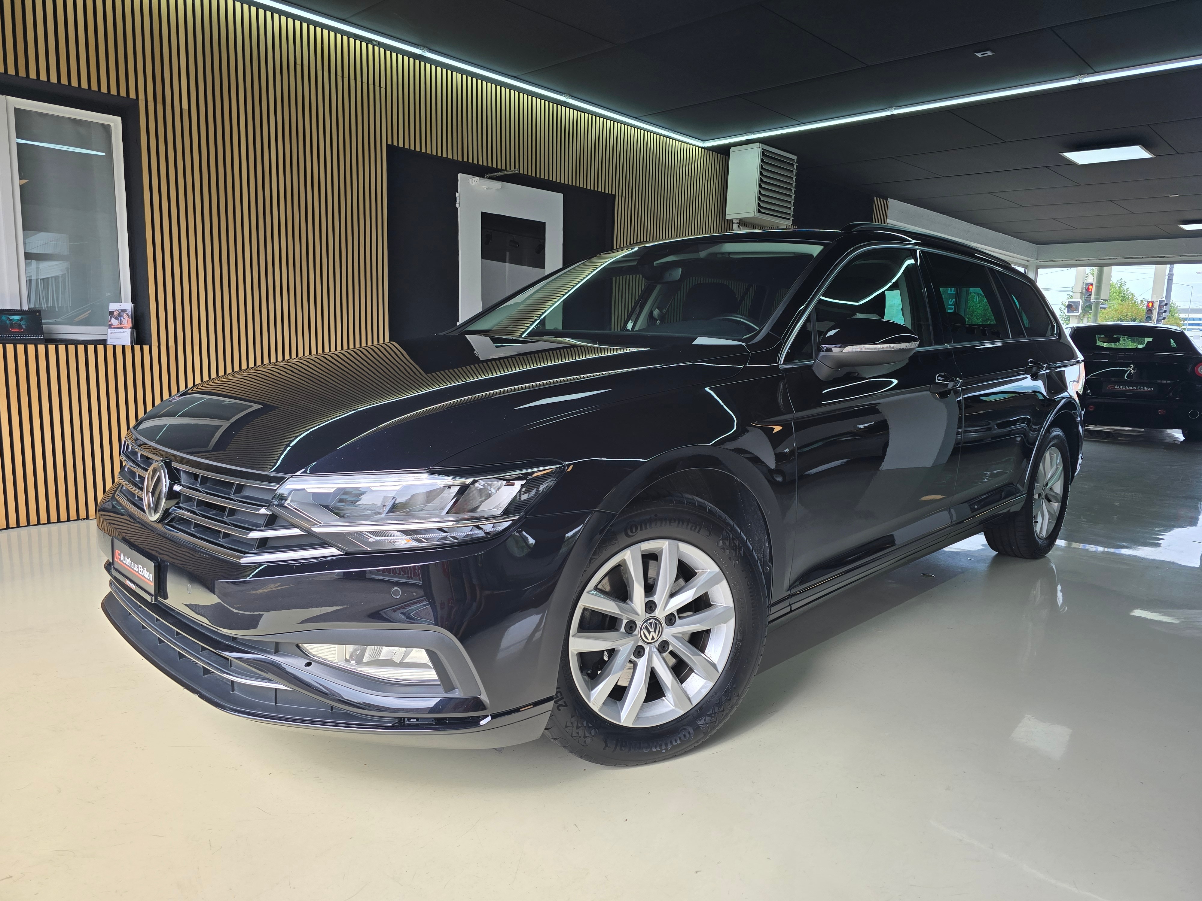 VW Passat Variant 1.6 TDI Business DSG Facelift Modell