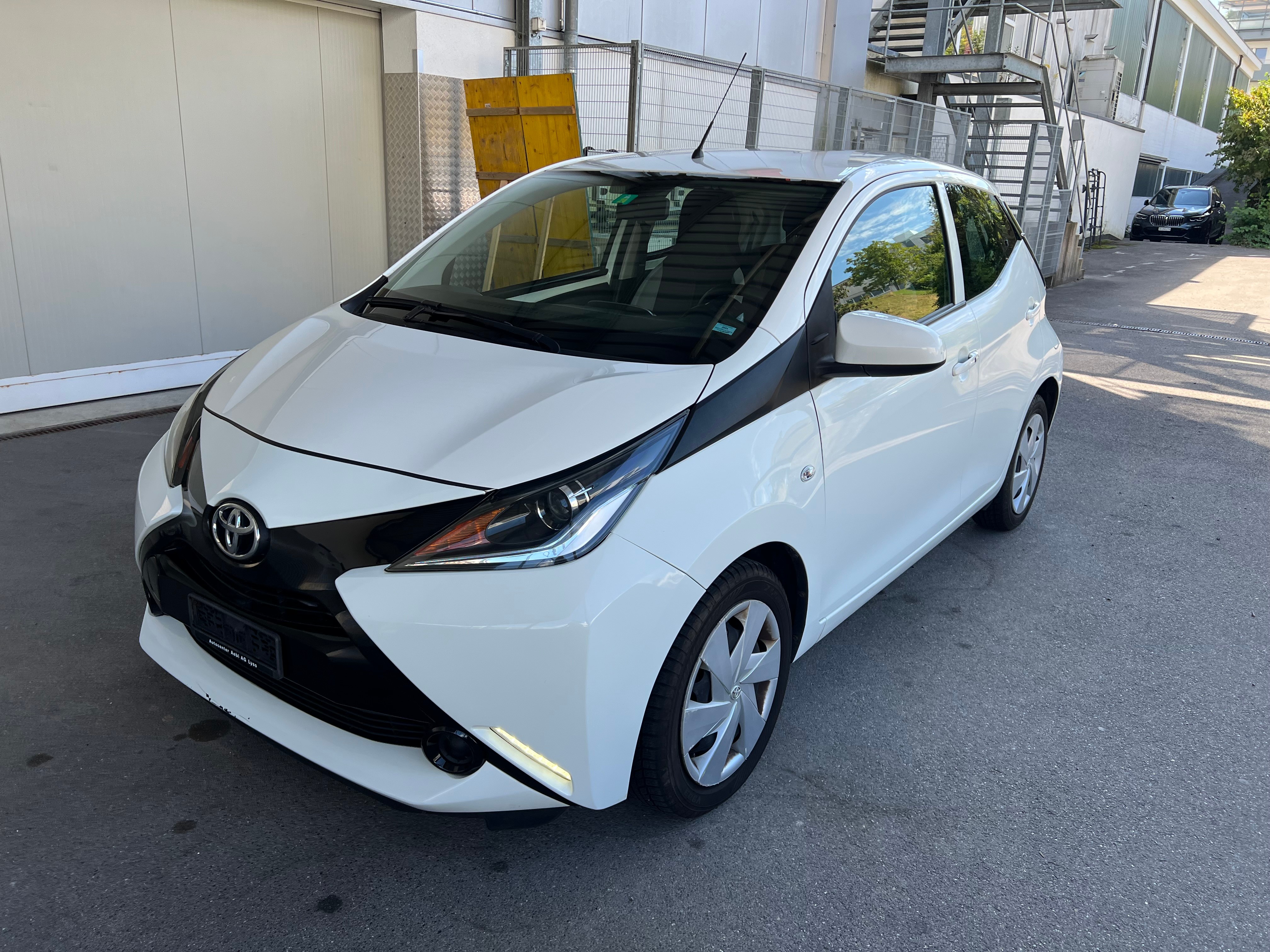 TOYOTA Aygo 1.0 VVT-i x-pure MultiMode