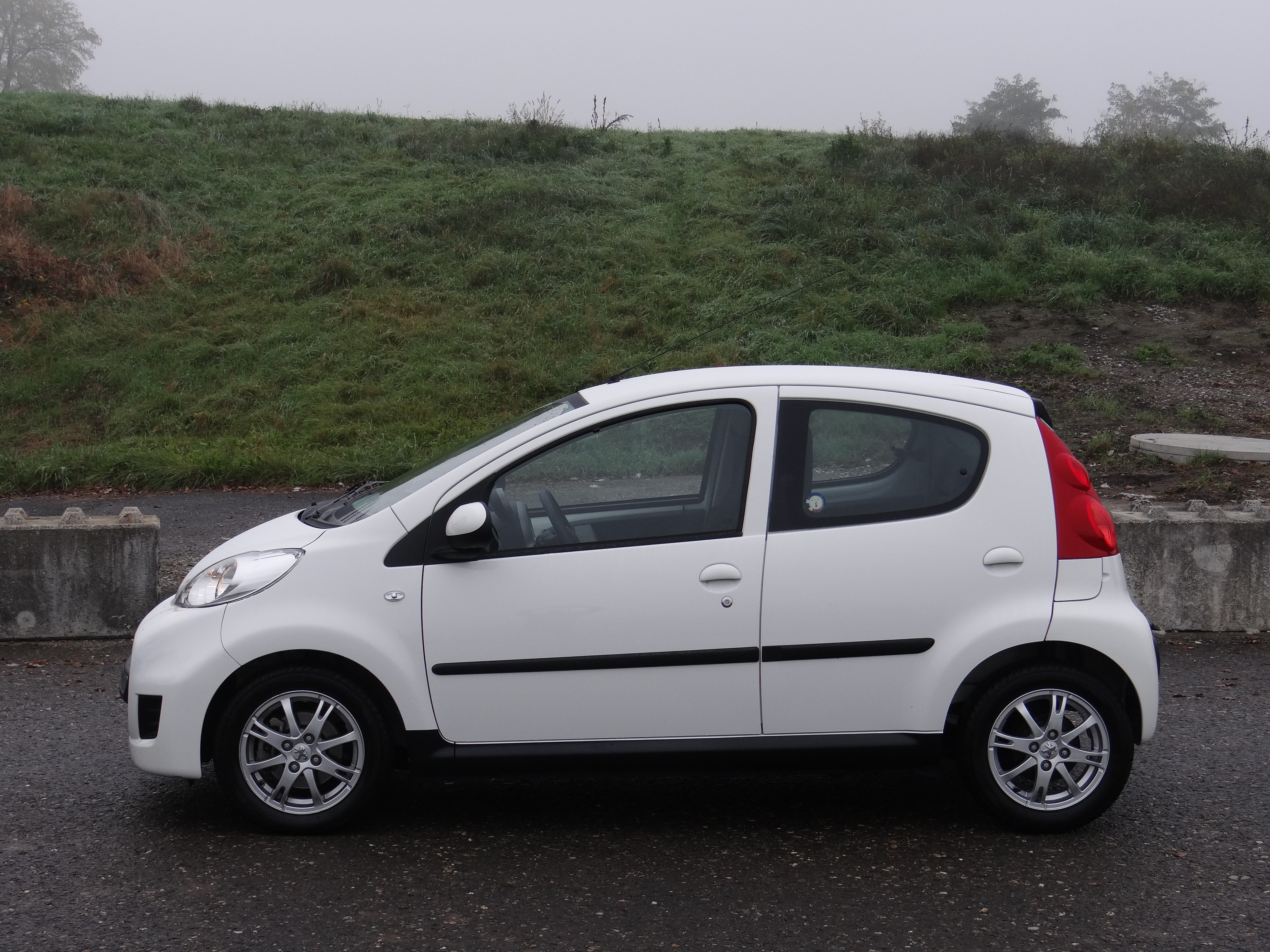 PEUGEOT 107 1.0 Trendy