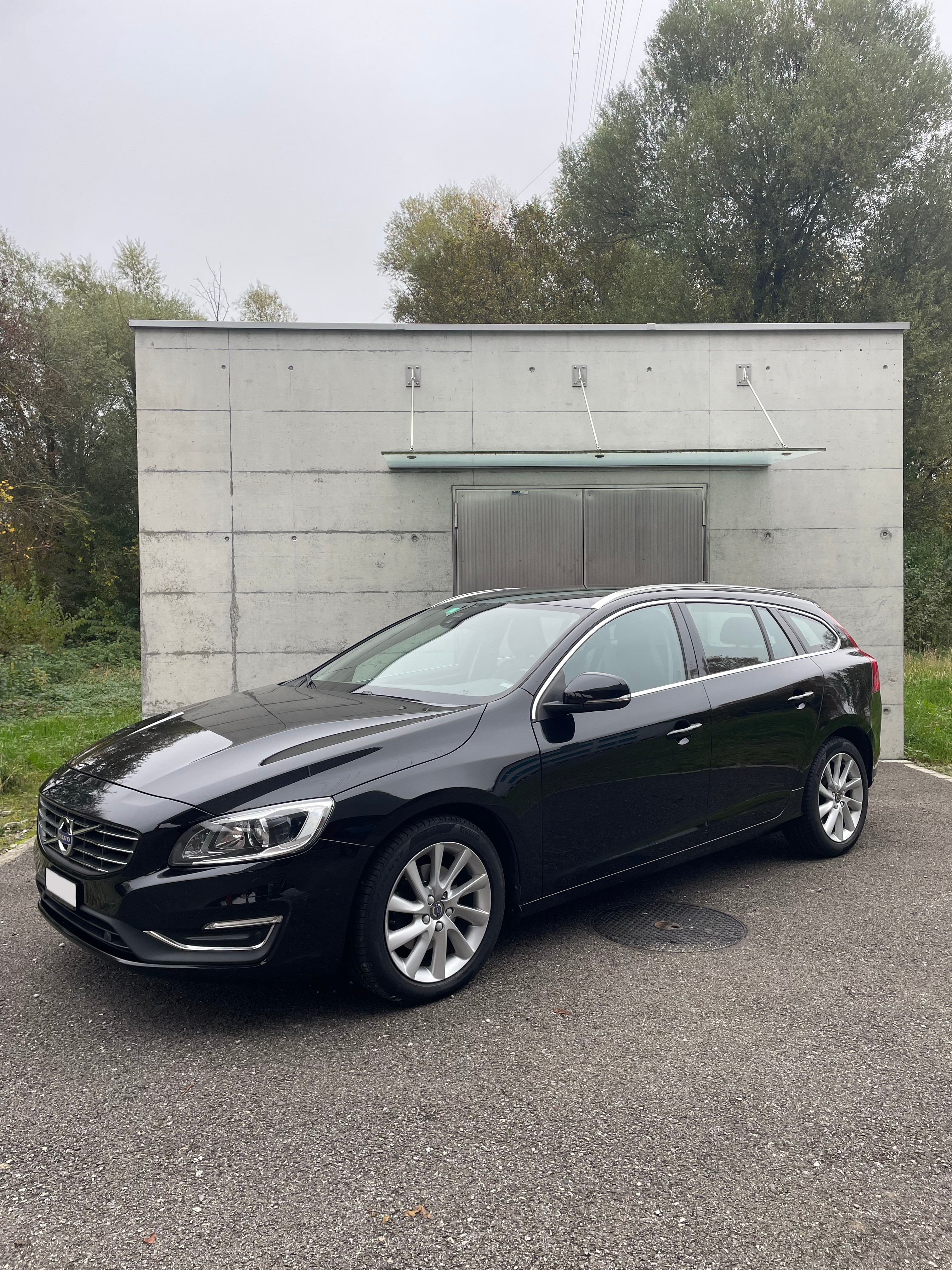 VOLVO V60 D4 Summum Geartronic