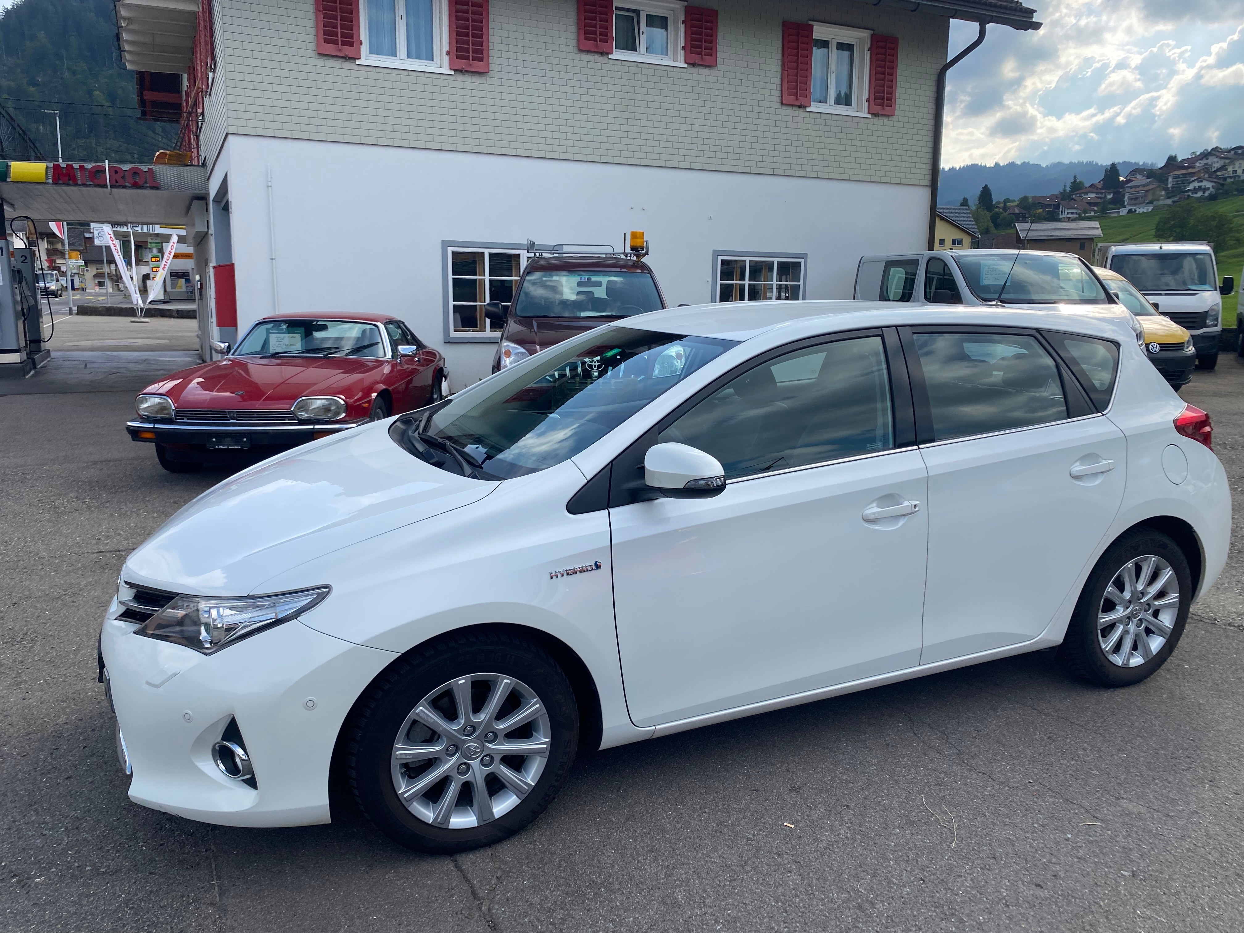 TOYOTA Auris 1.8 16V HSD Linea Sol