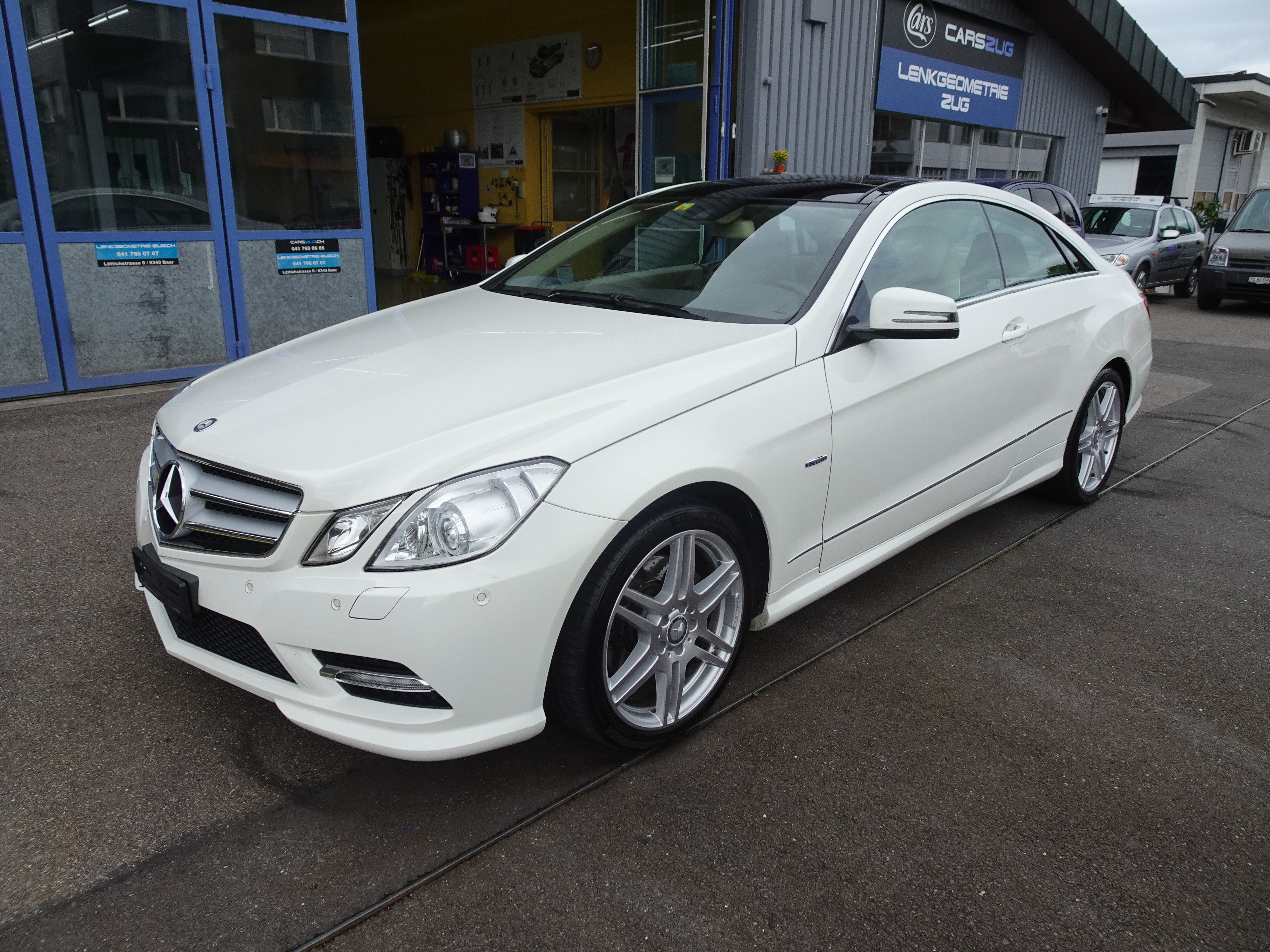 MERCEDES-BENZ E 350 CGI BlueEfficiency 7G-Tronic