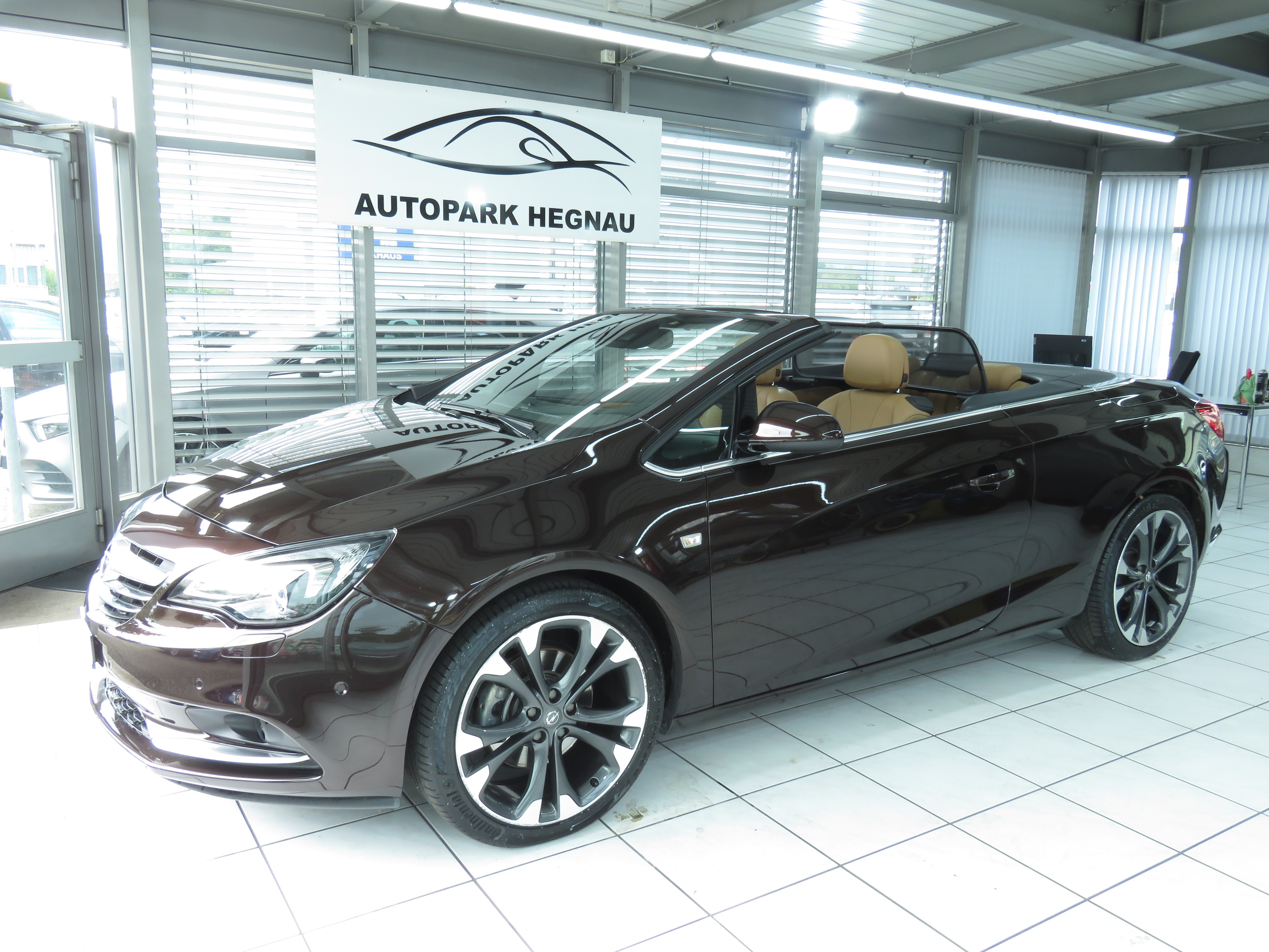 OPEL Cascada 1.6i 16V Cosmo Automat