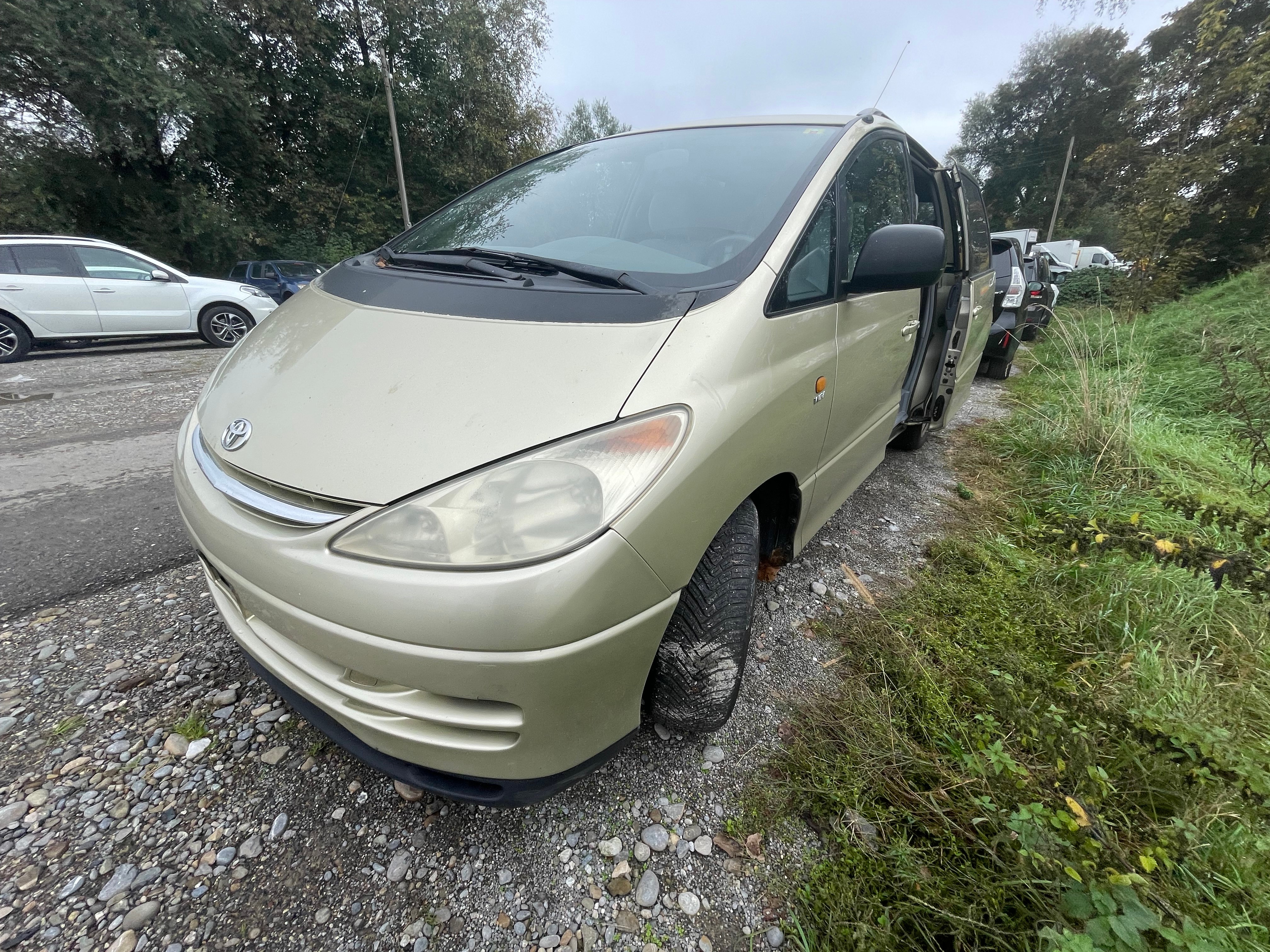 TOYOTA Previa 2.4 Linea Terra