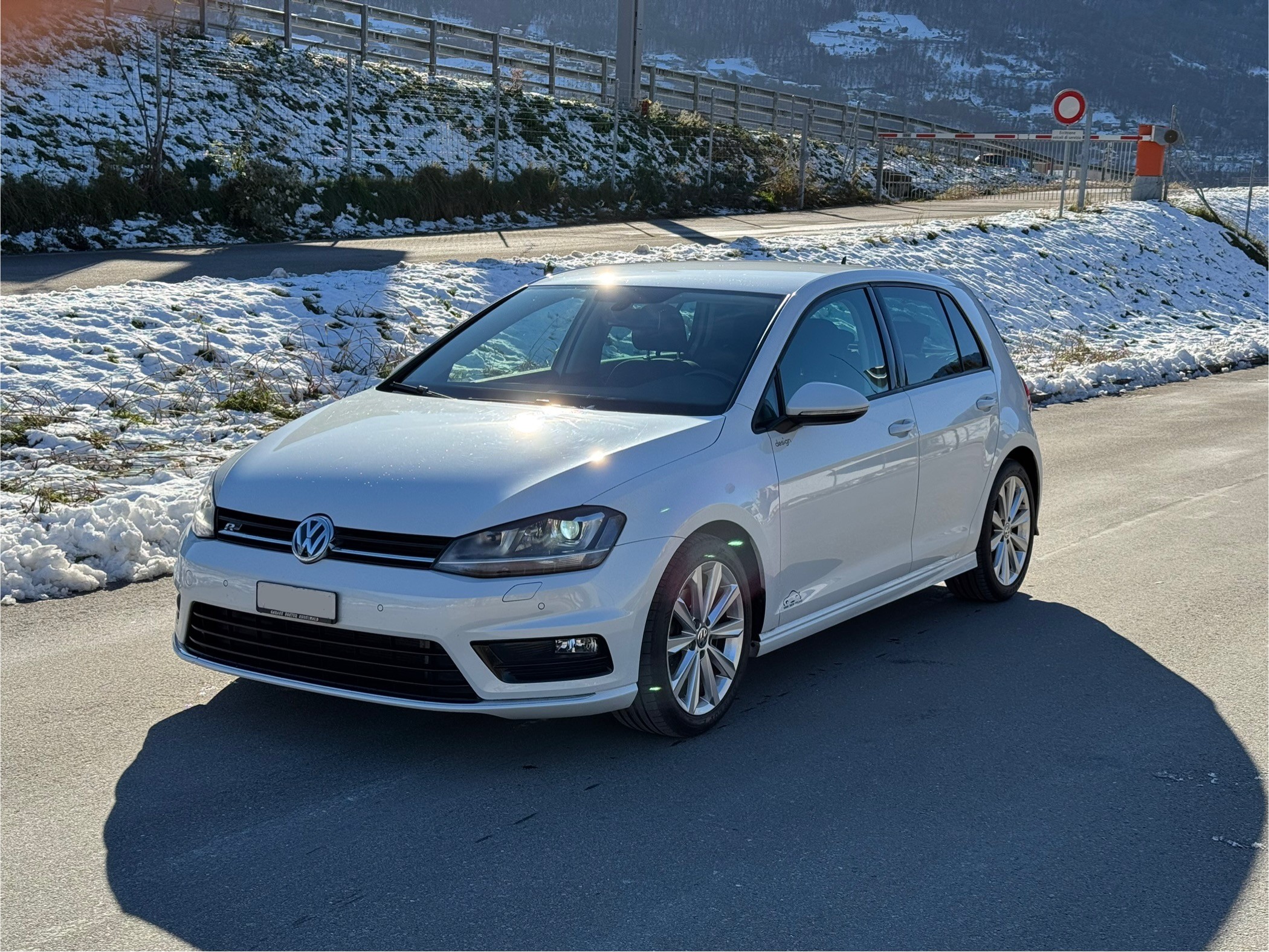 VW Golf 1.4 TSI R-Line Design DSG | White Pearl | CH Auto |