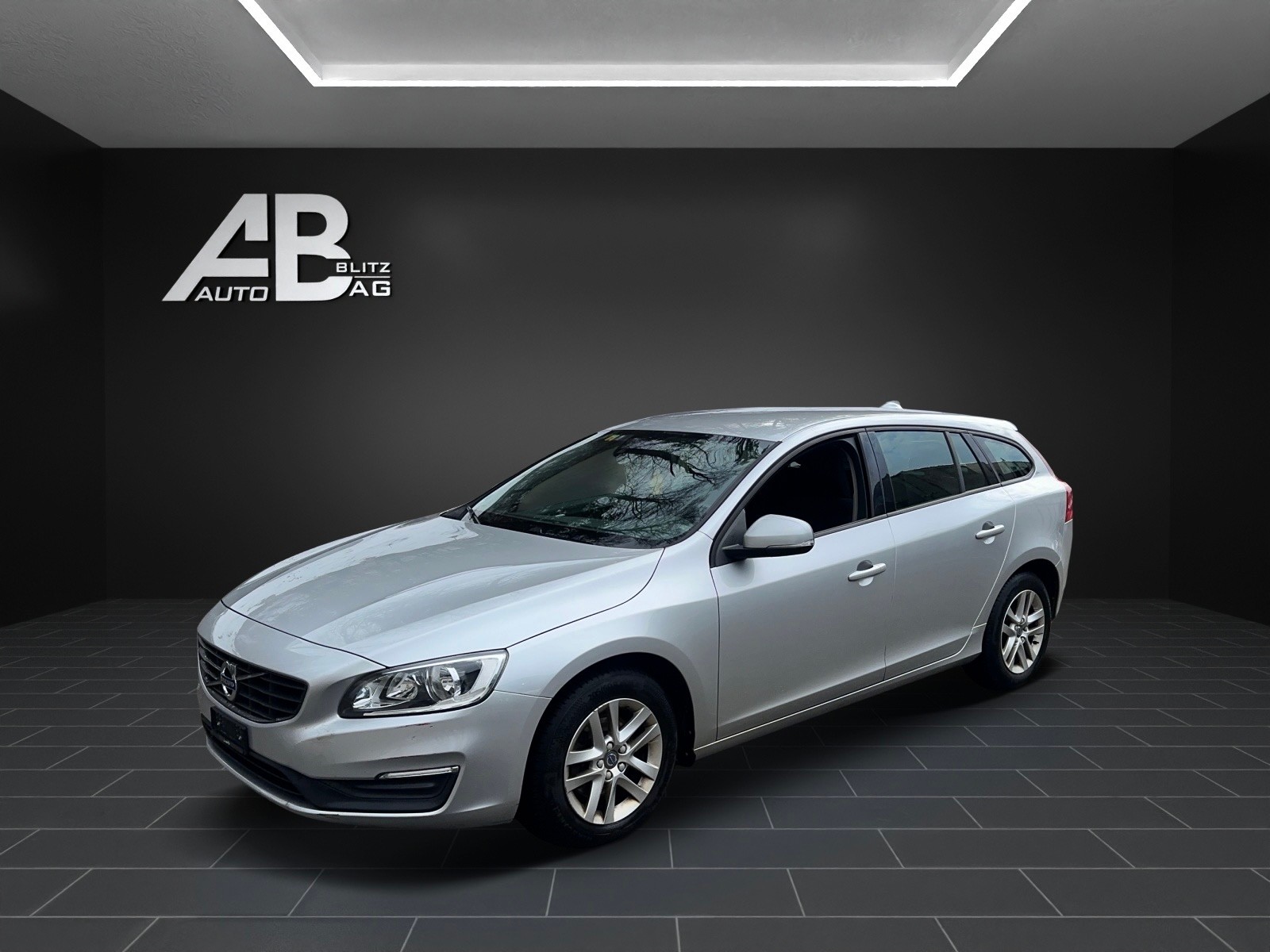 VOLVO V60 D3 Kinetic Geartronic