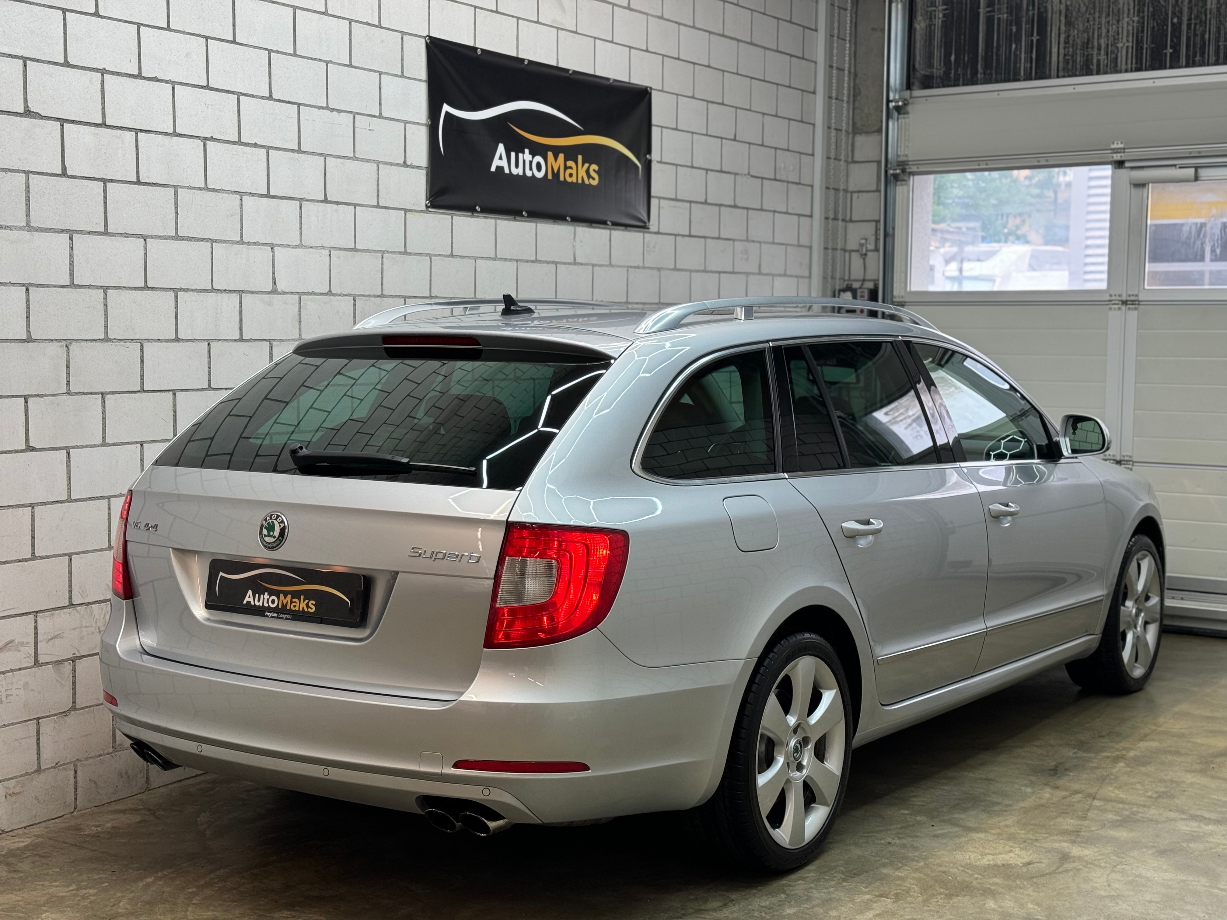 SKODA Superb Combi 3.6 FSI Elegance 4x4 DSG