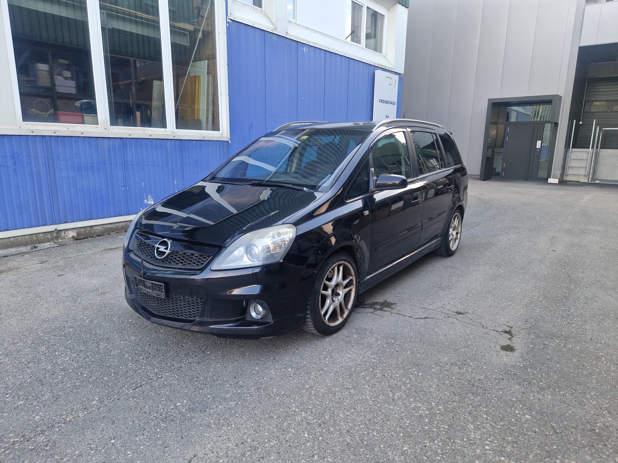 OPEL Zafira 2.0i 16V Turbo OPC