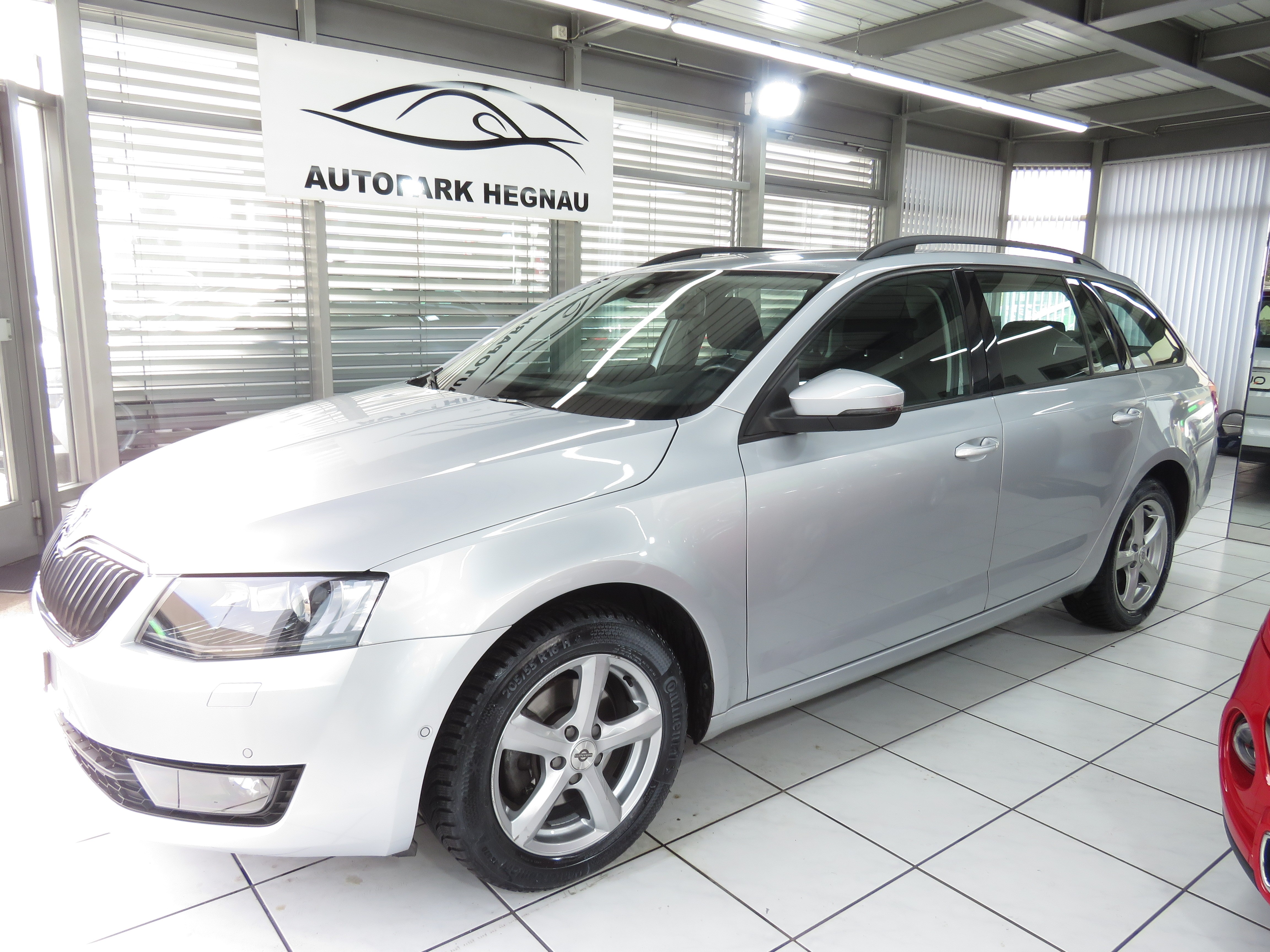 SKODA Octavia Combi 2.0 TDI Elegance 4x4