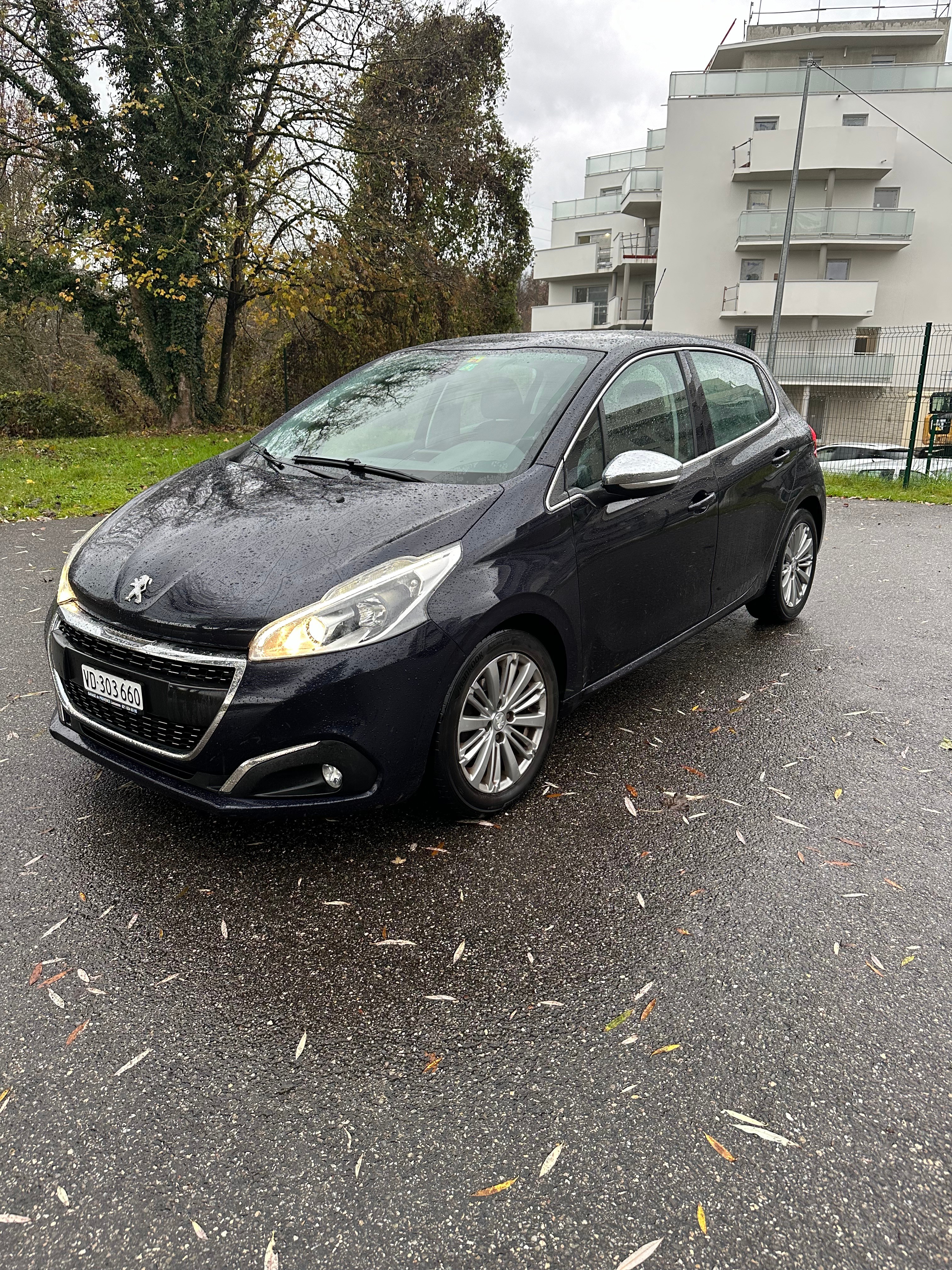 PEUGEOT 208 1.2 THP Allure