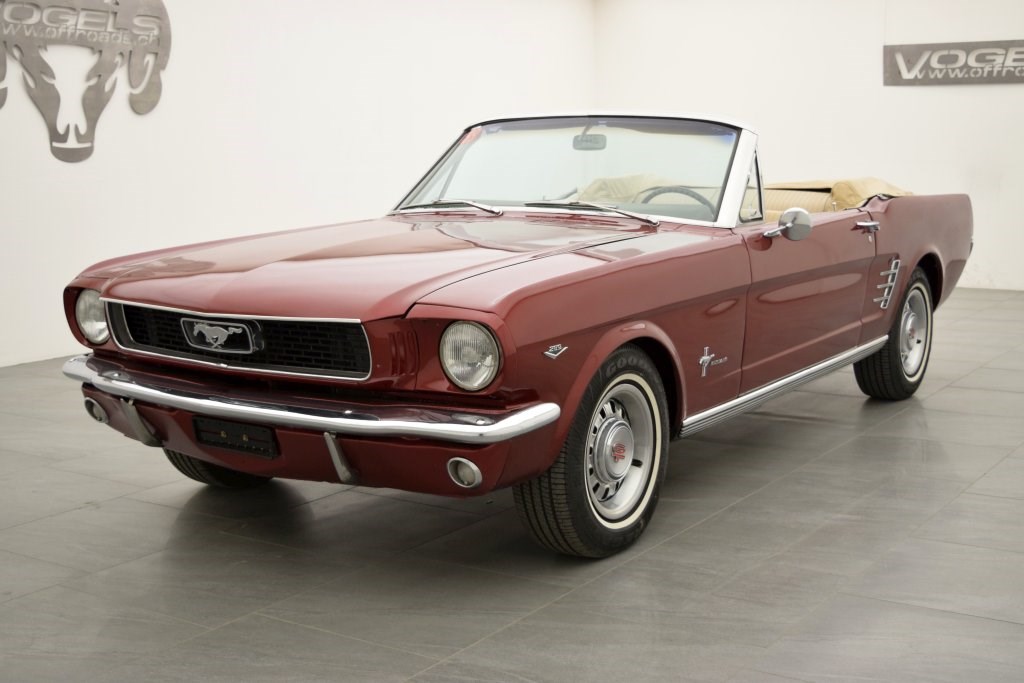 FORD MUSTANG GT Convertible V8 A-Code