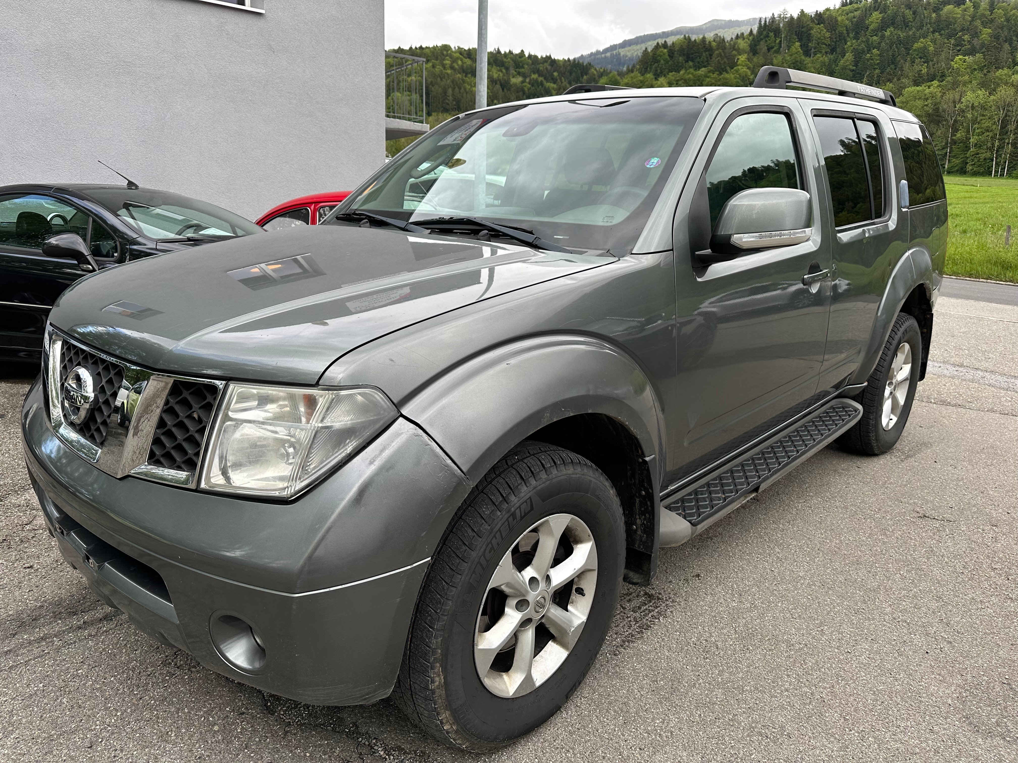 NISSAN Pathfinder 2.5 dCi XE+