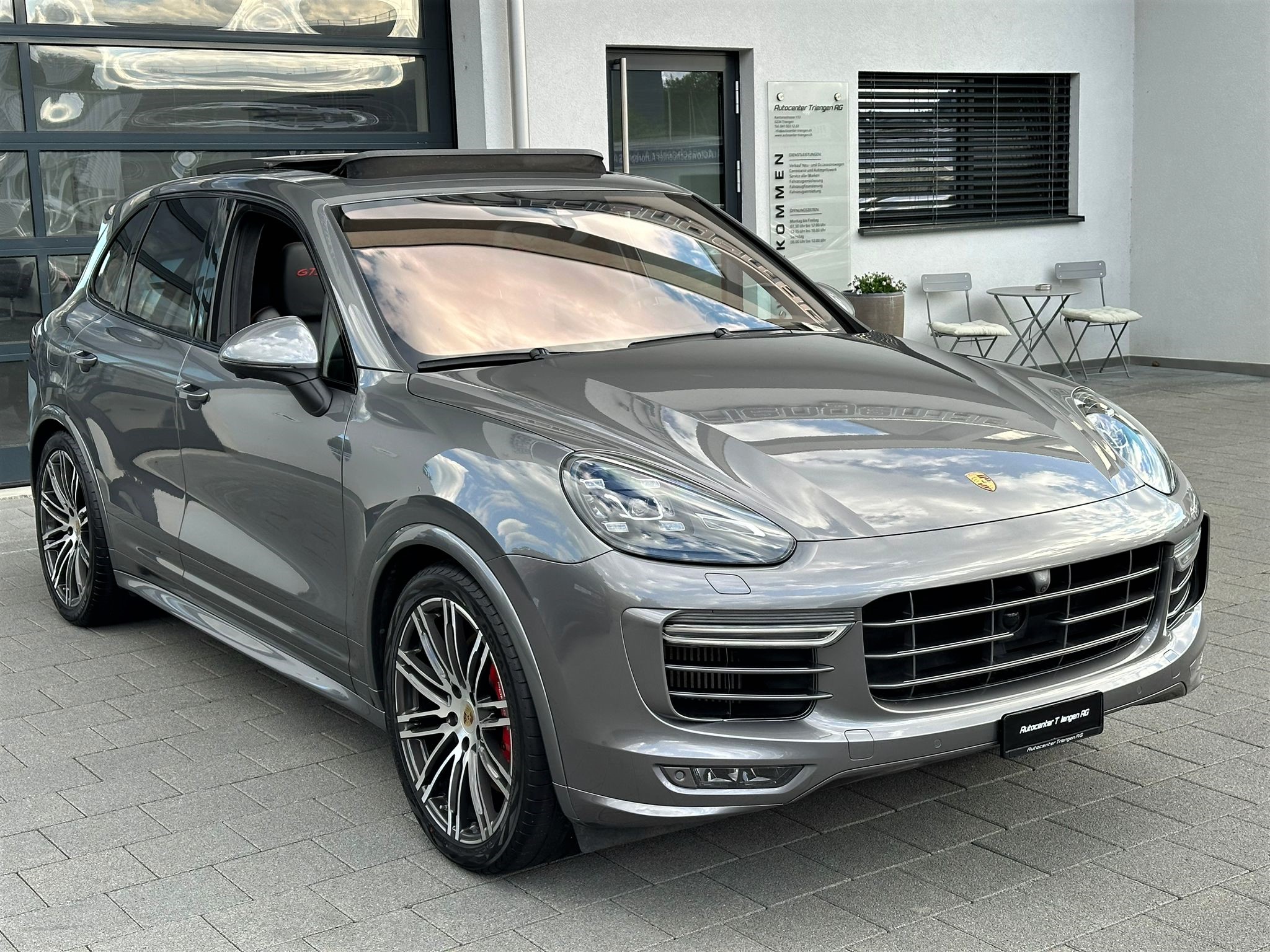 PORSCHE Cayenne GTS