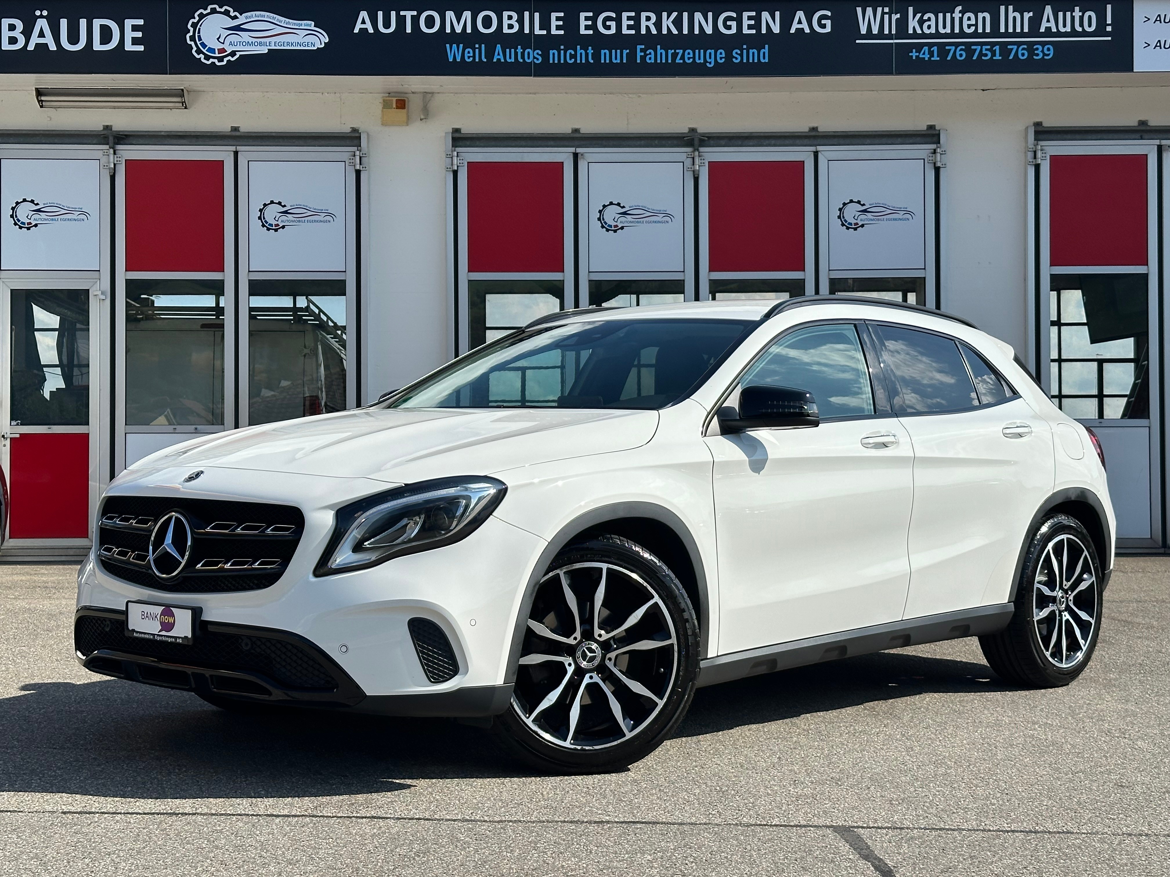 MERCEDES-BENZ GLA 200 Night Star 7G-DCT