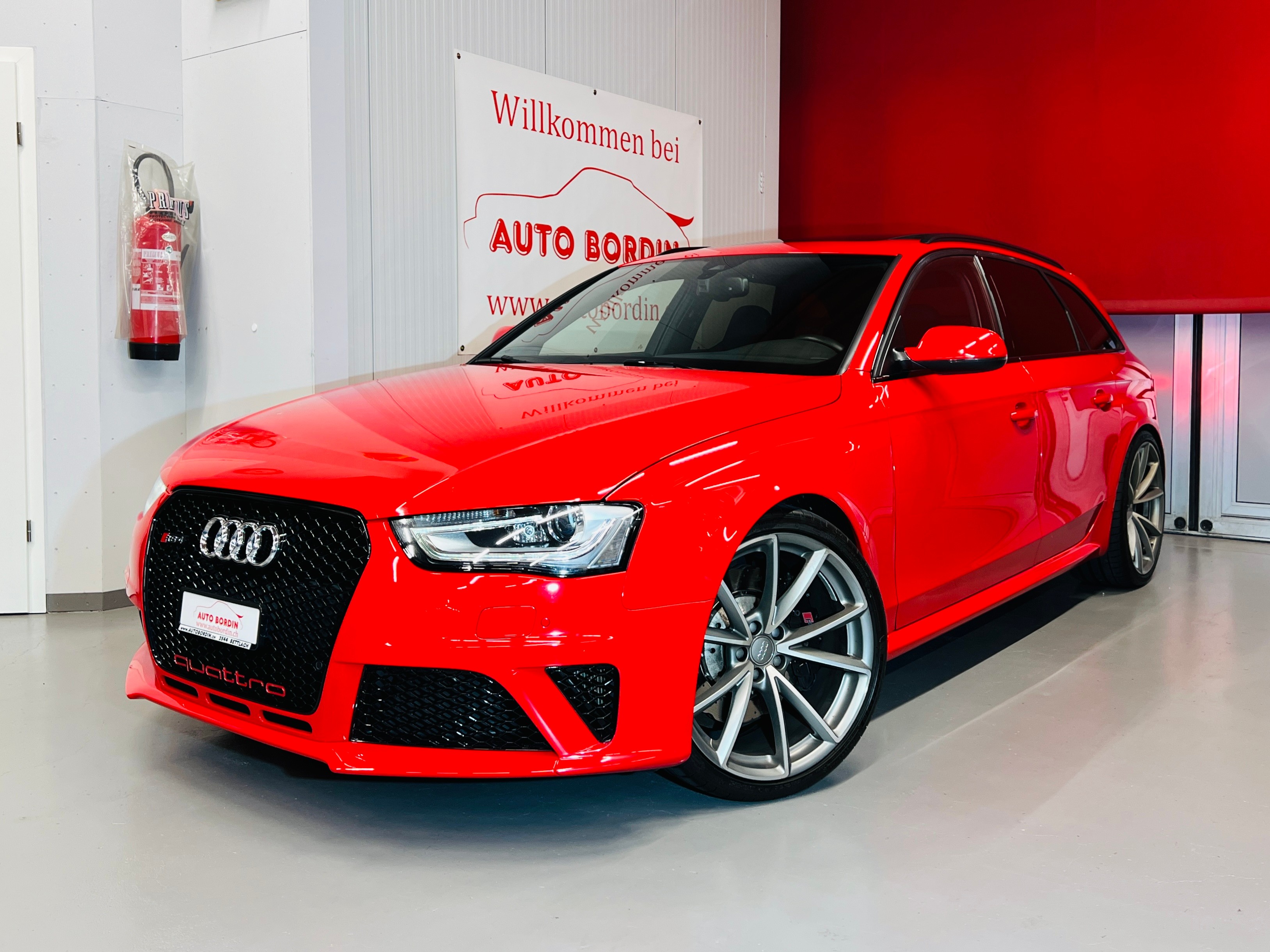 AUDI RS4 Avant 4.2 FSI V8 quattro S-tronic „Misanorot“ / F1 Sitze / Audi Exclusive / Vollausstattung