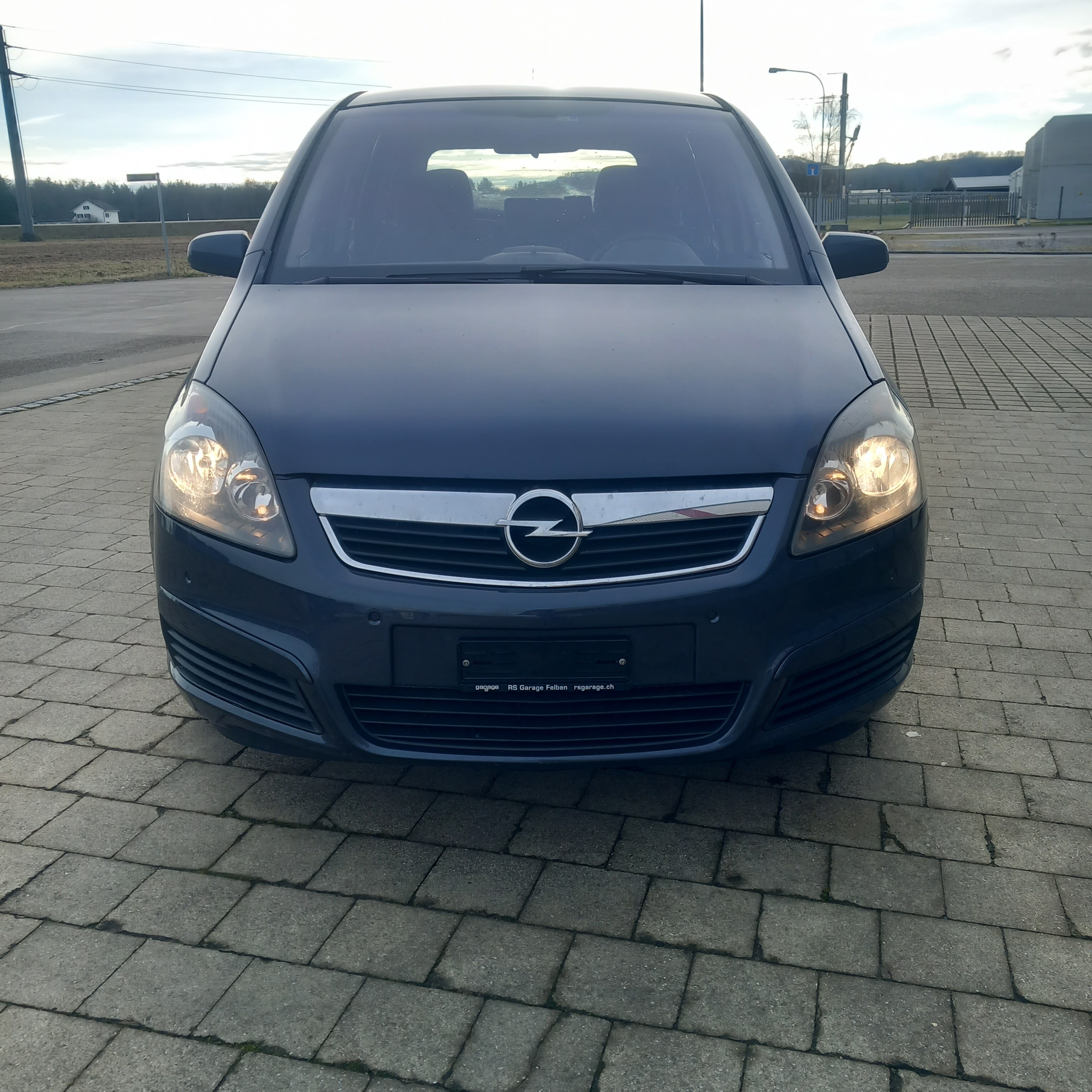 OPEL Zafira 2.2i 16V Essentia