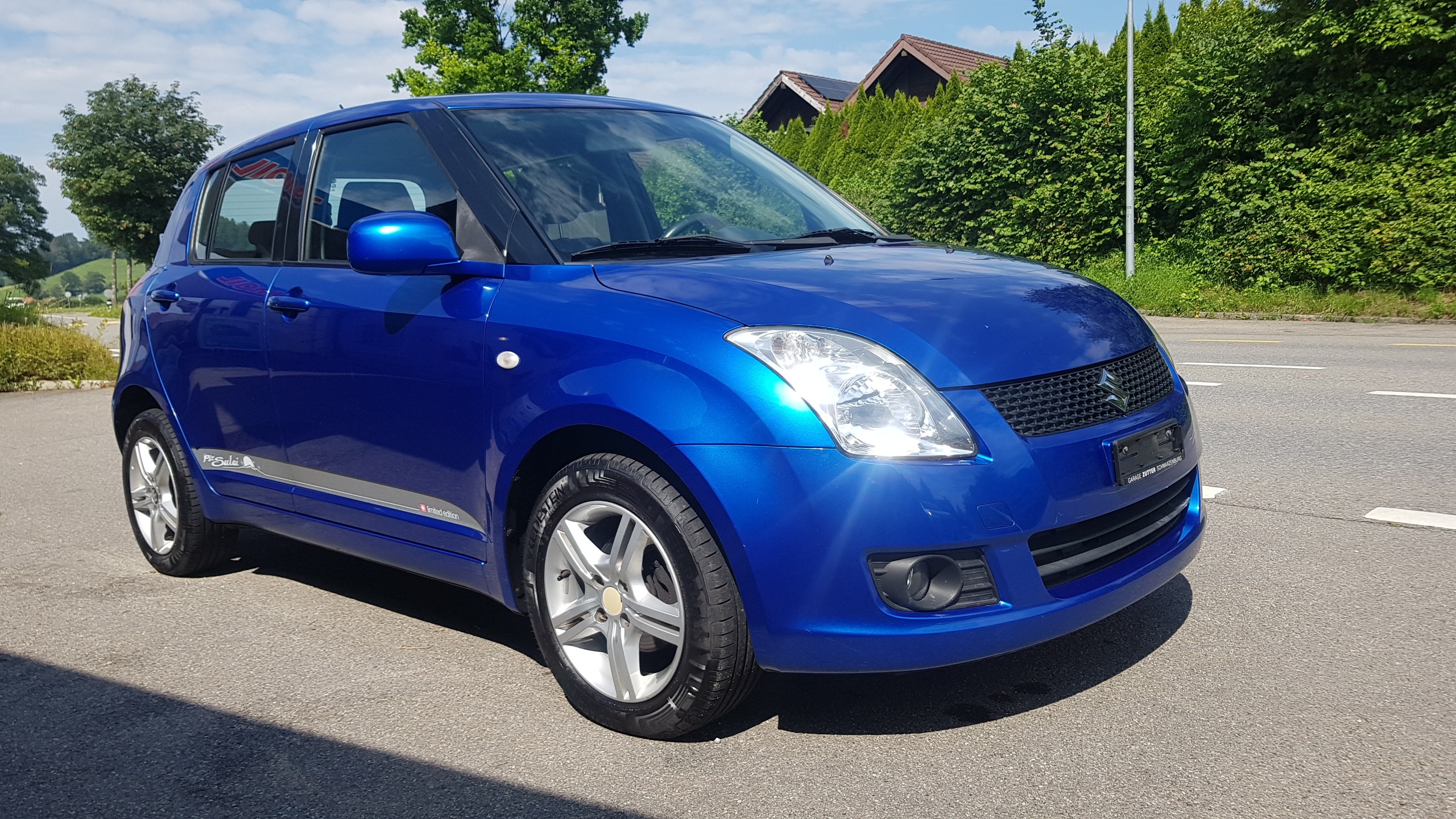 SUZUKI Swift 1.3i 16V GL Top Piz Sulai LE 4x4