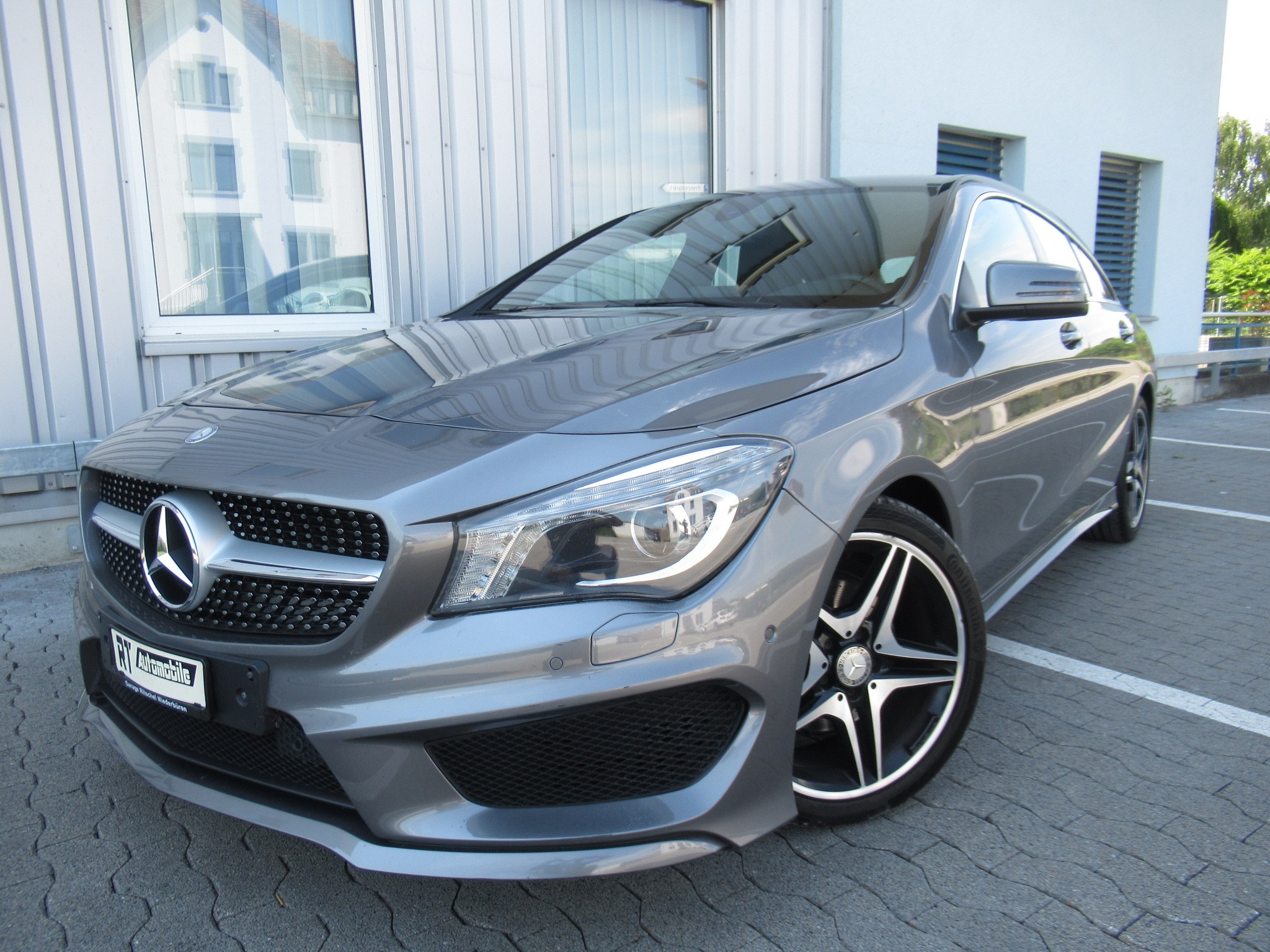 MERCEDES-BENZ CLA Shooting Brake 200 AMG Line 7G-DCT