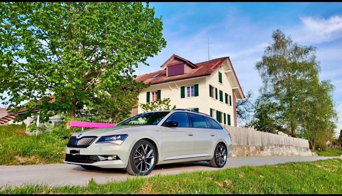 SKODA Superb Combi 2.0 TDi SportLine+ 4x4 DSG