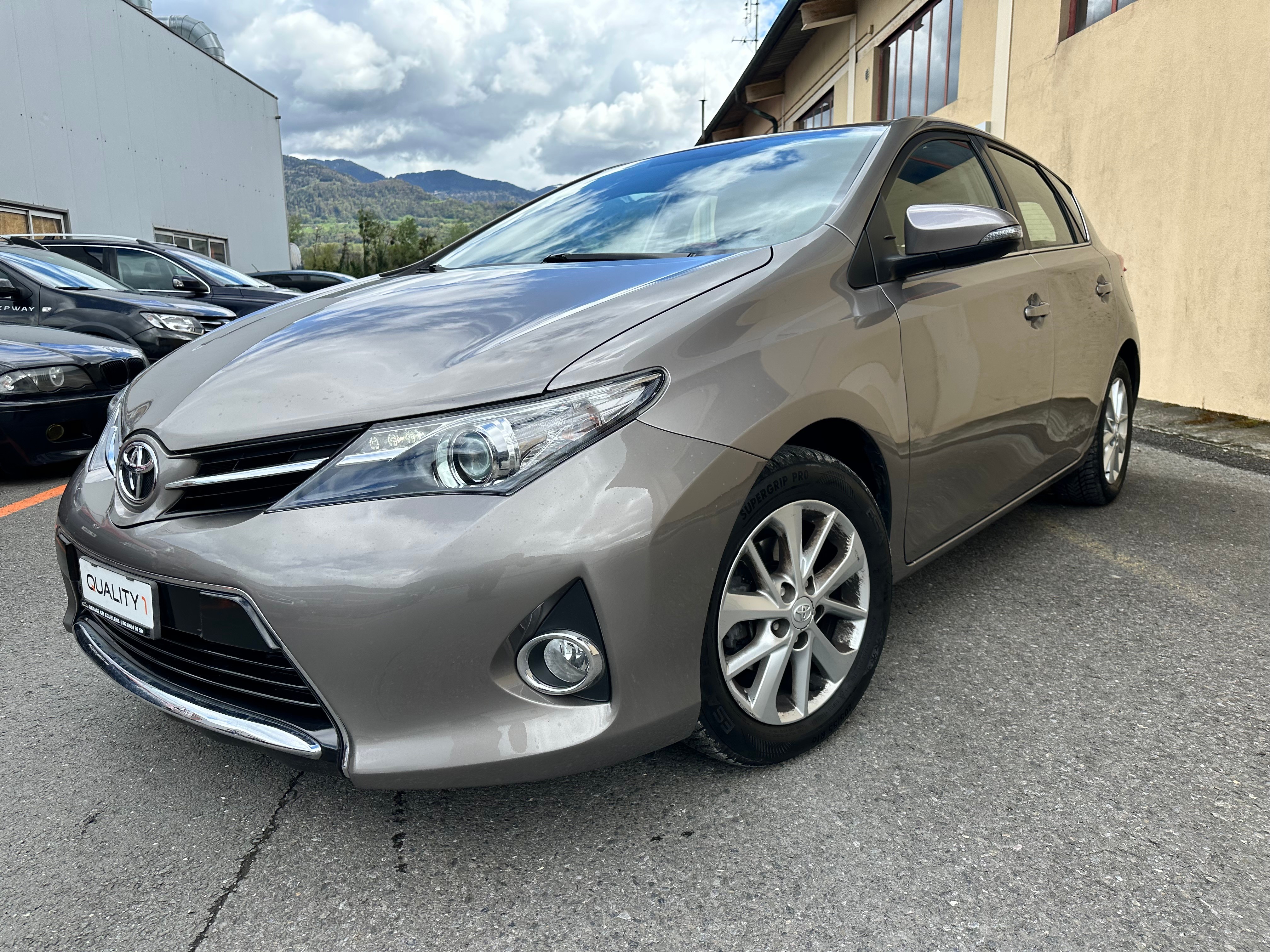 TOYOTA Auris 1.6 Luna