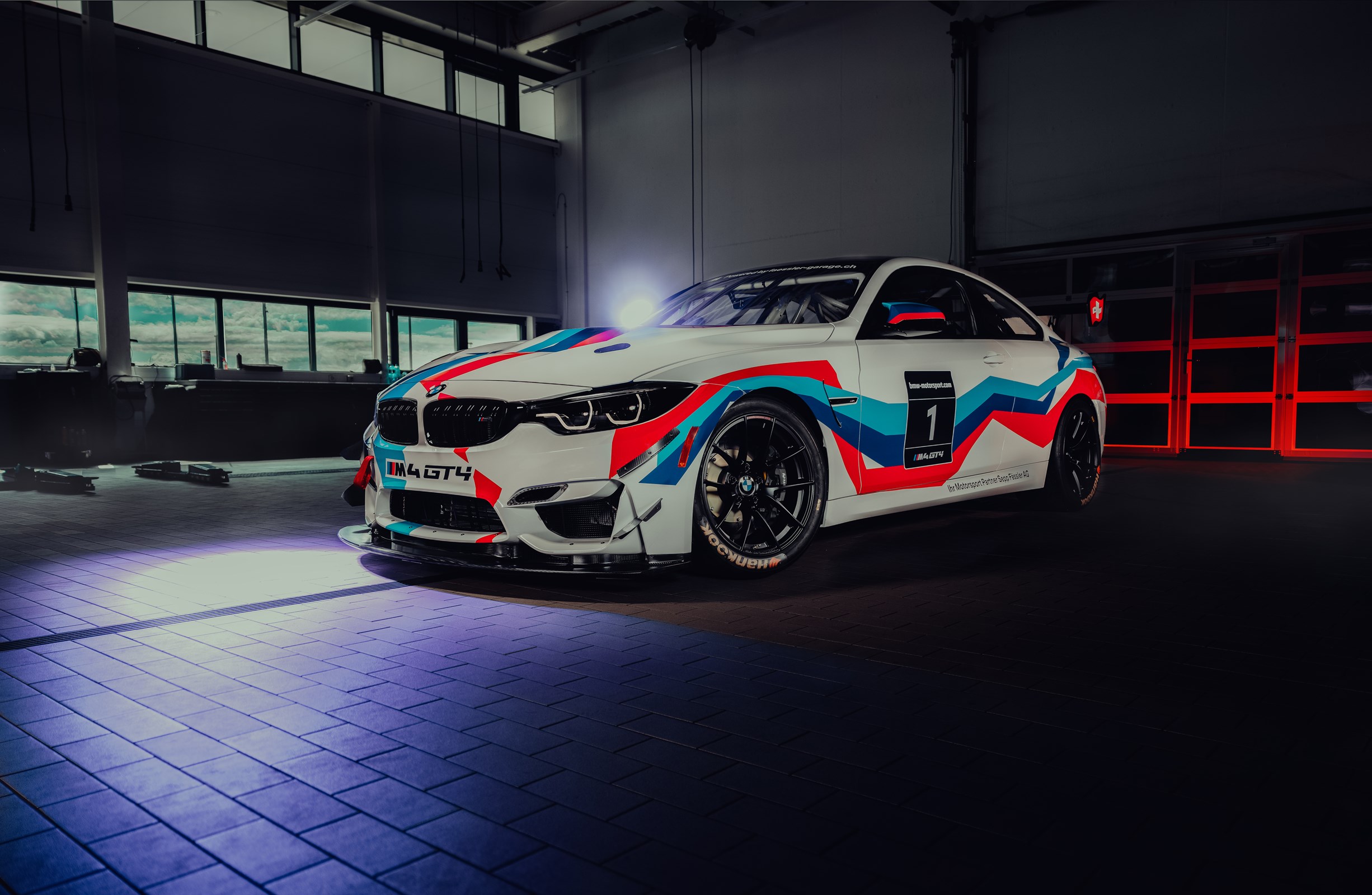 BMW M4 GT4 Rennfahrzeug