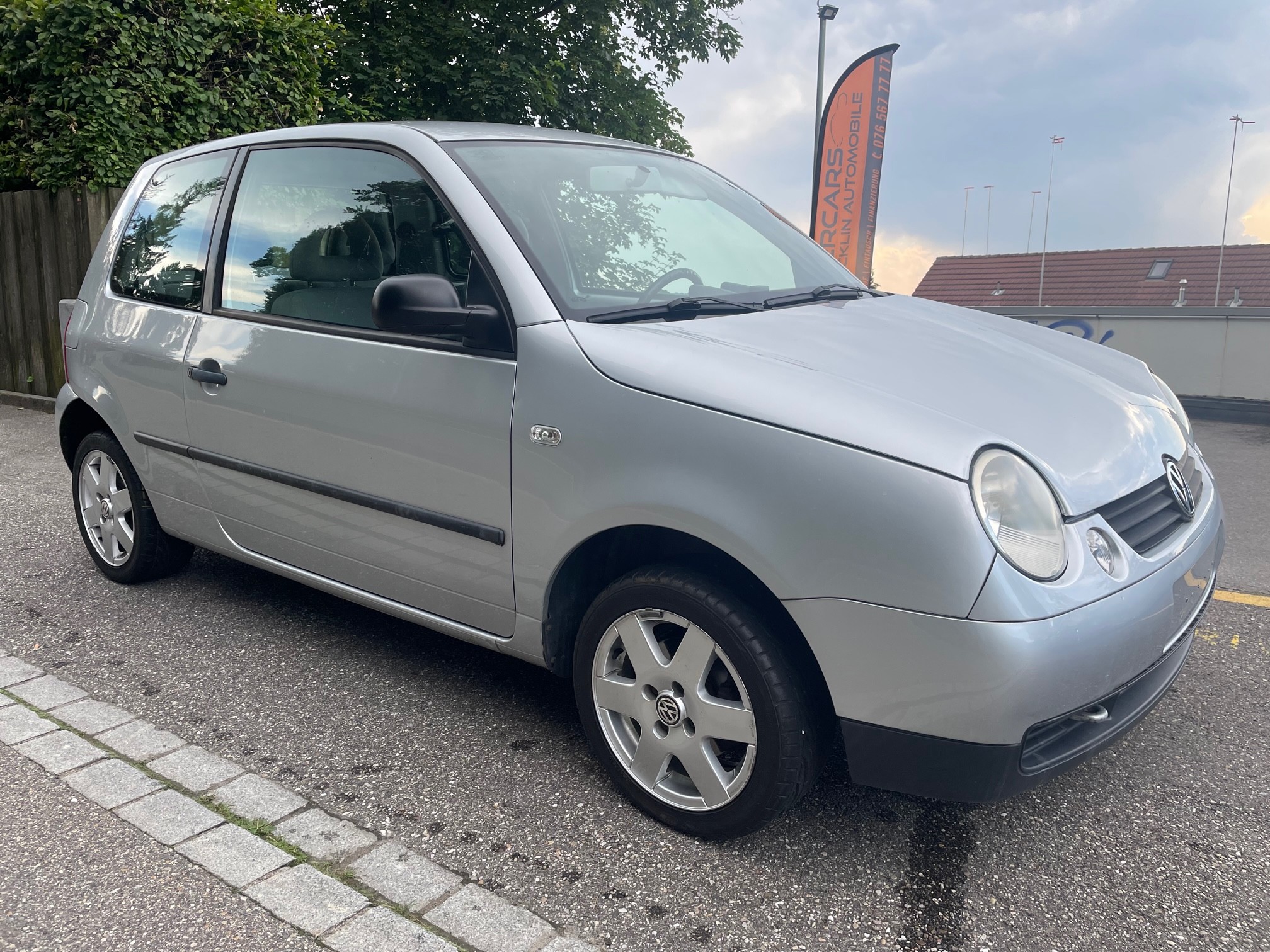 VW Lupo 75 Trendline ABS, 75 PS, 4 St.Automat, *Klima*, Alu, 8-fach bereift, DAB+Radio