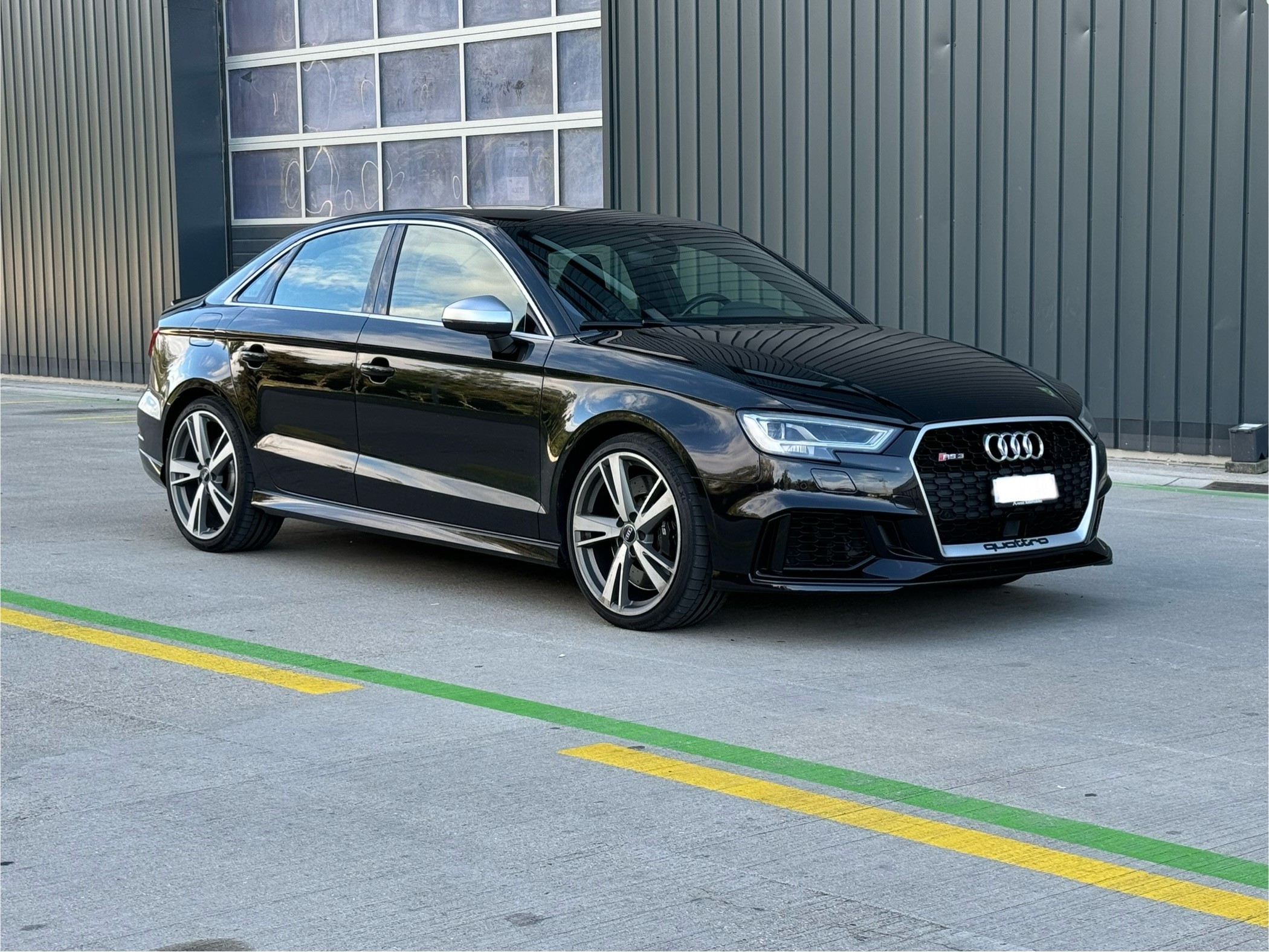 AUDI RS3 Limousine 2.5 TSI quattro S-tronic