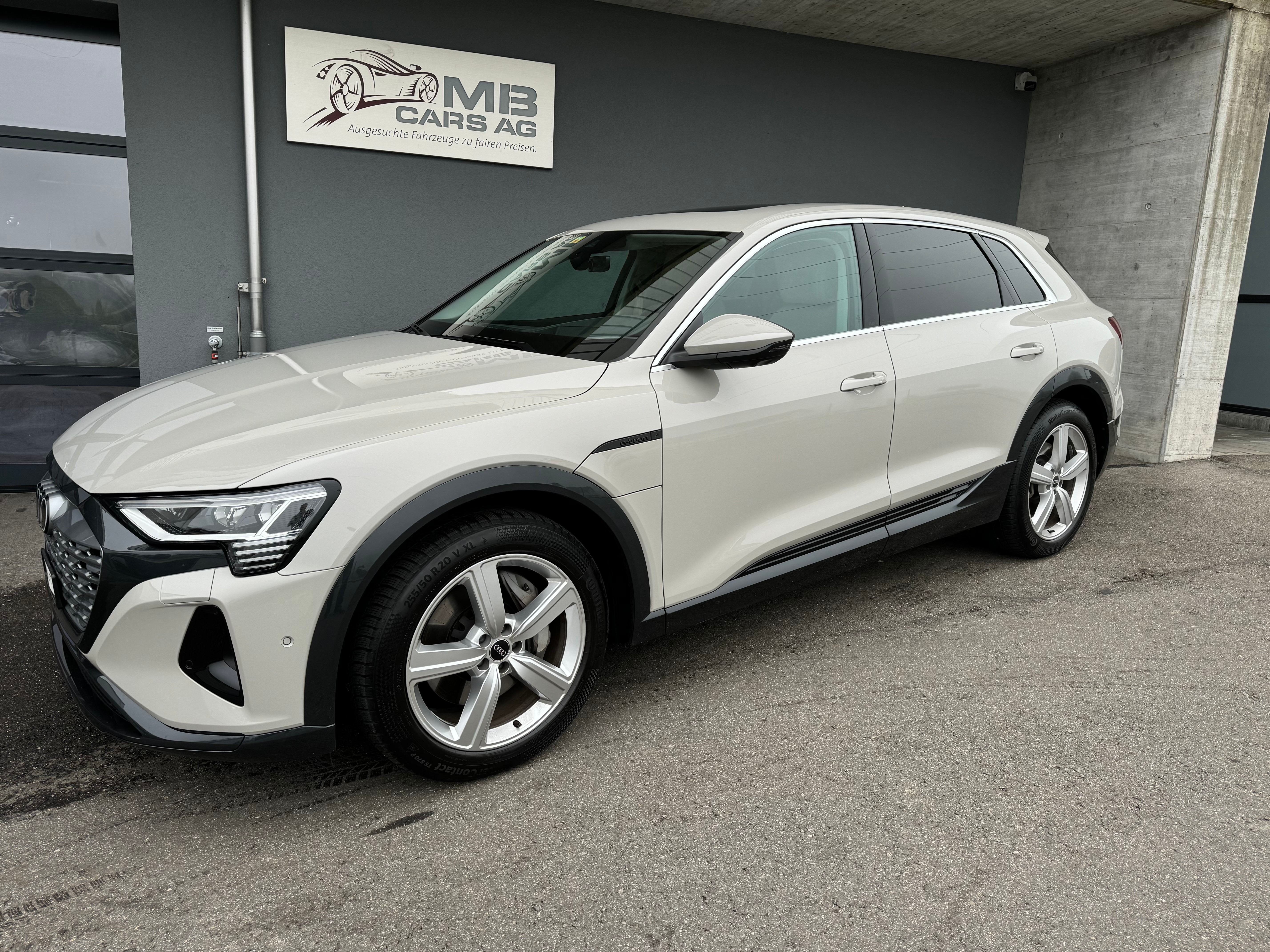 AUDI Q8 55 e-tron advanced quattro