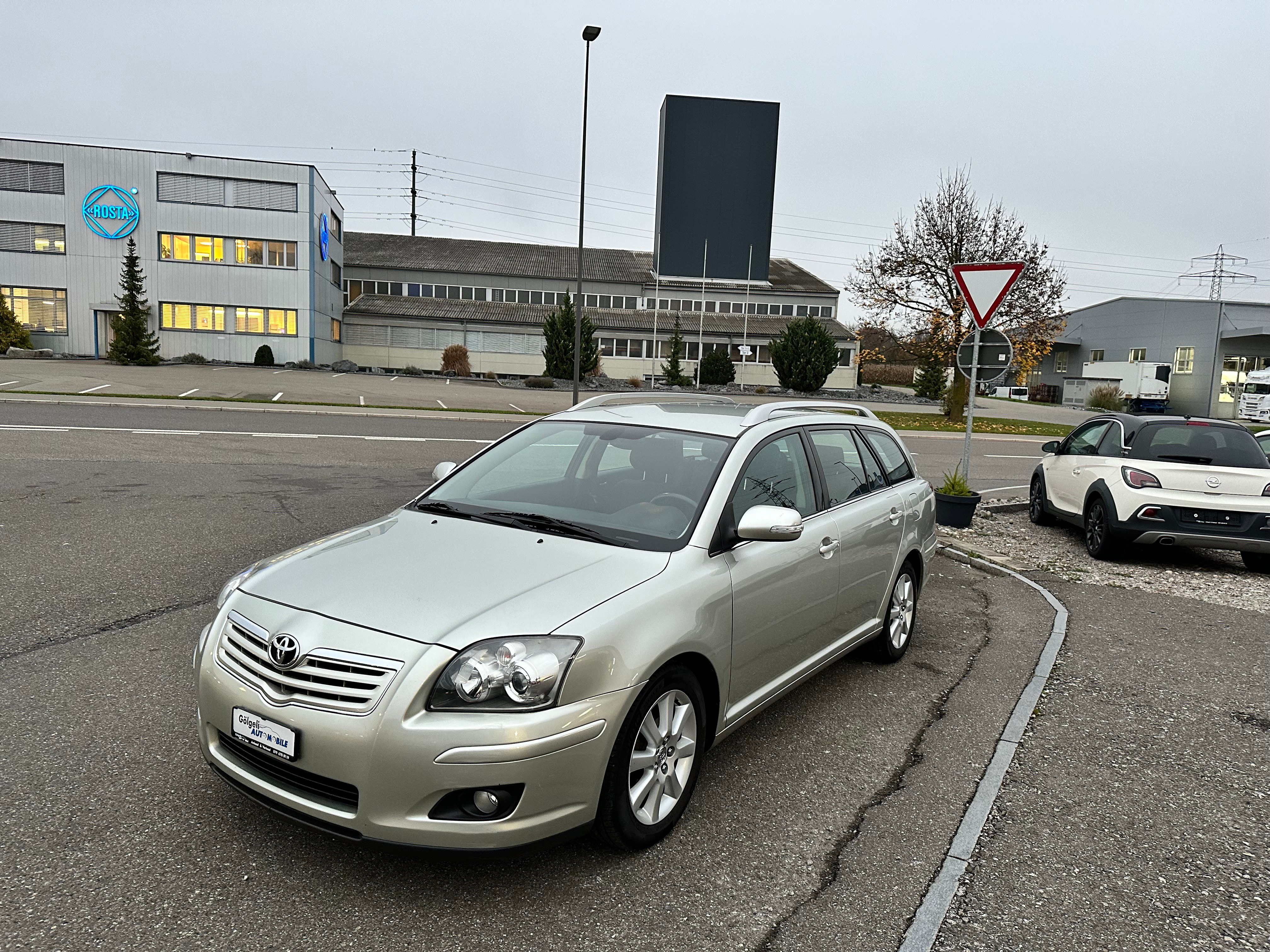 TOYOTA Avensis 2.0 D4 VVT-i Linea Sol Sportswagon