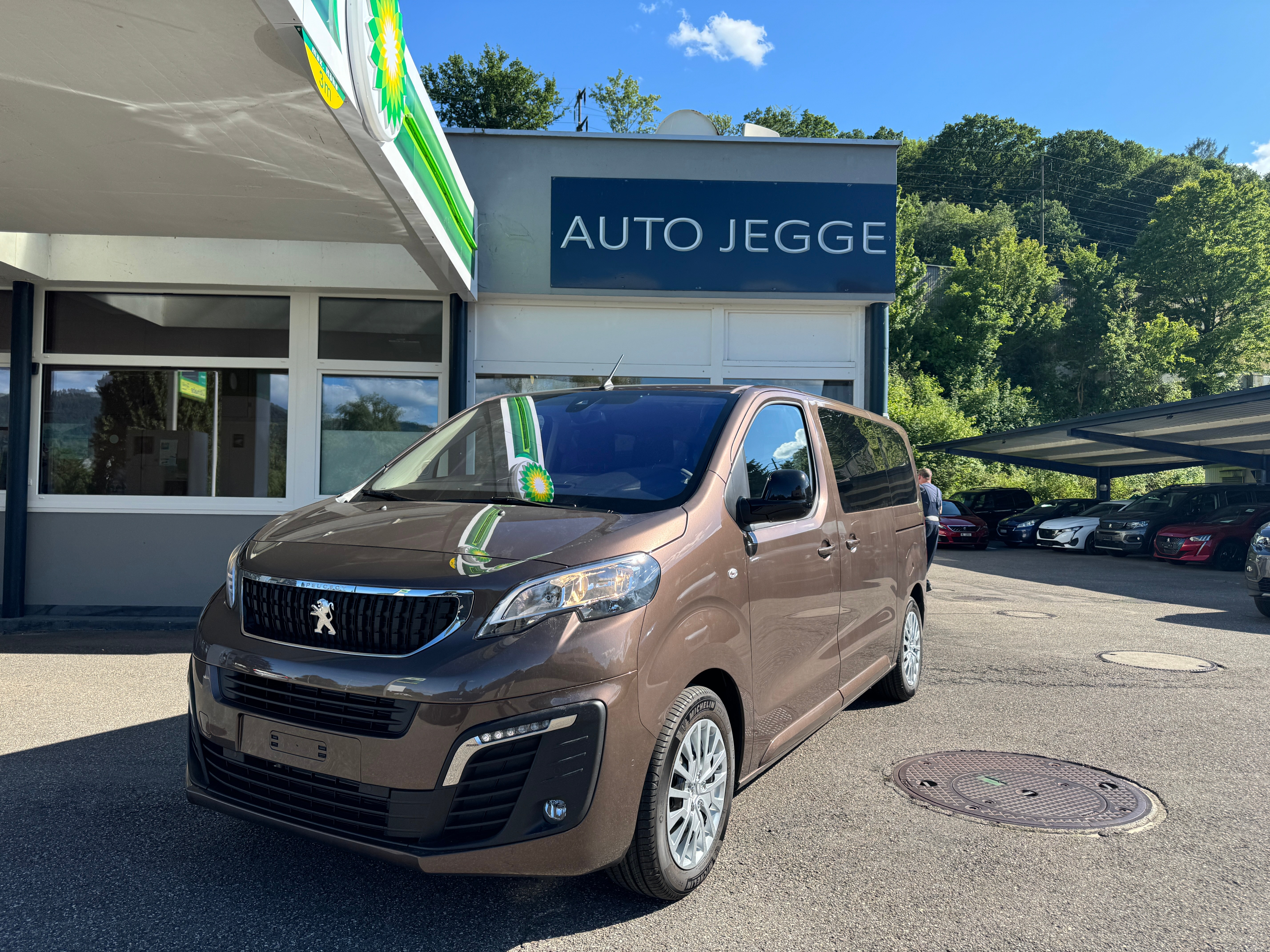 PEUGEOT Traveller 2.0 BlueHDi Business Standard EAT8