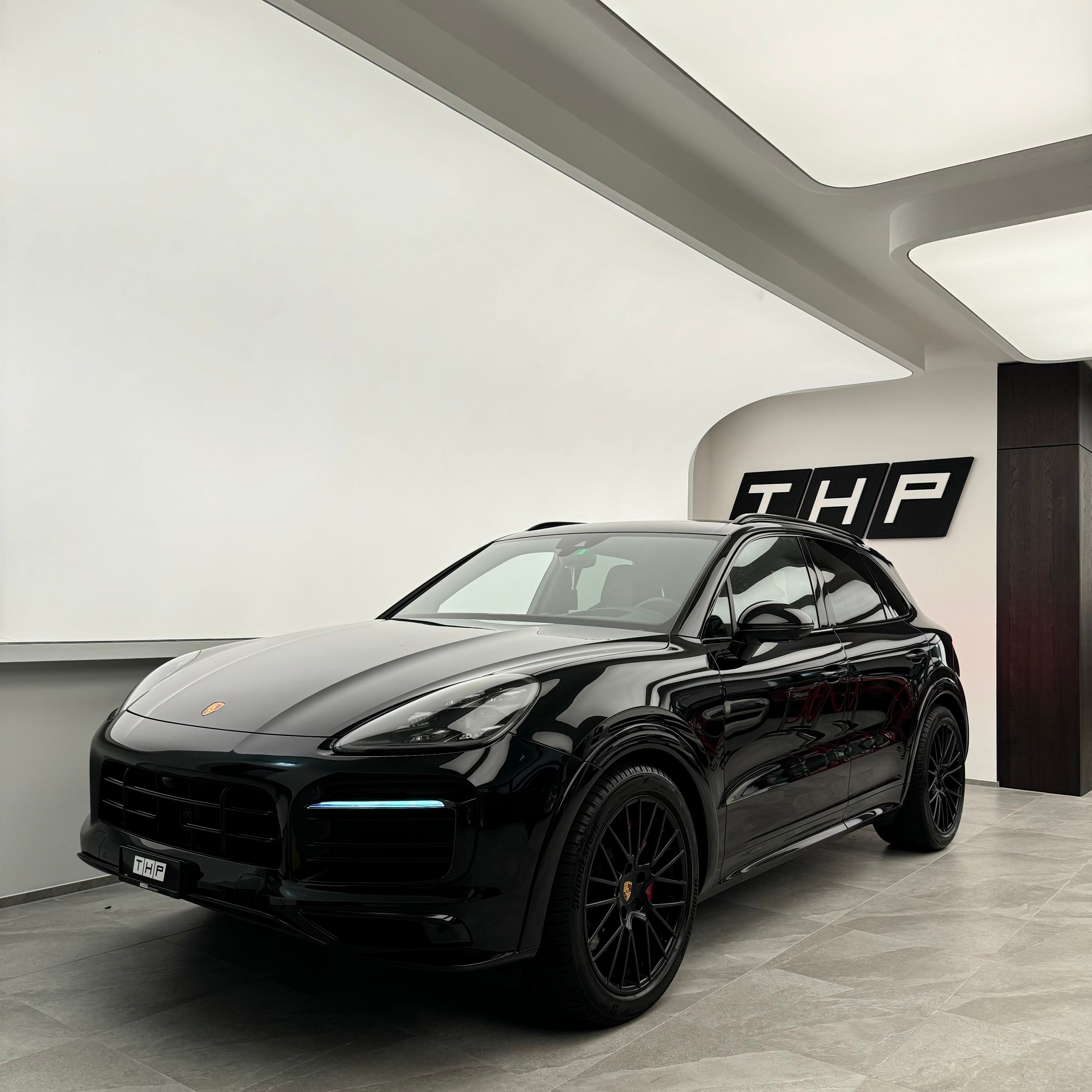 PORSCHE Cayenne GTS