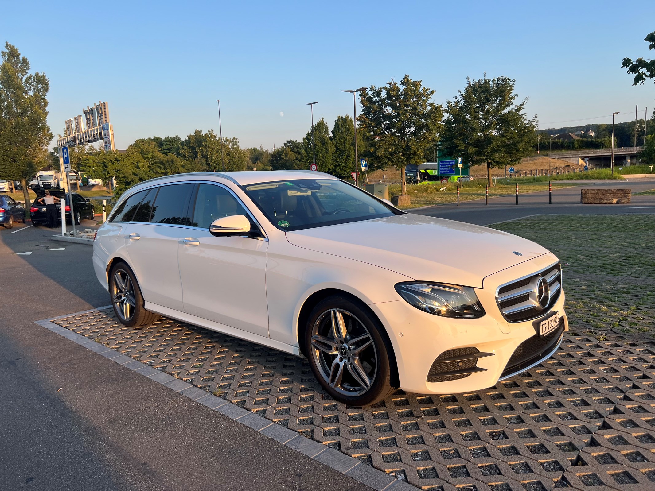 MERCEDES-BENZ E 220 d Swiss Star AMG Line 4Matic 9G-Tronic