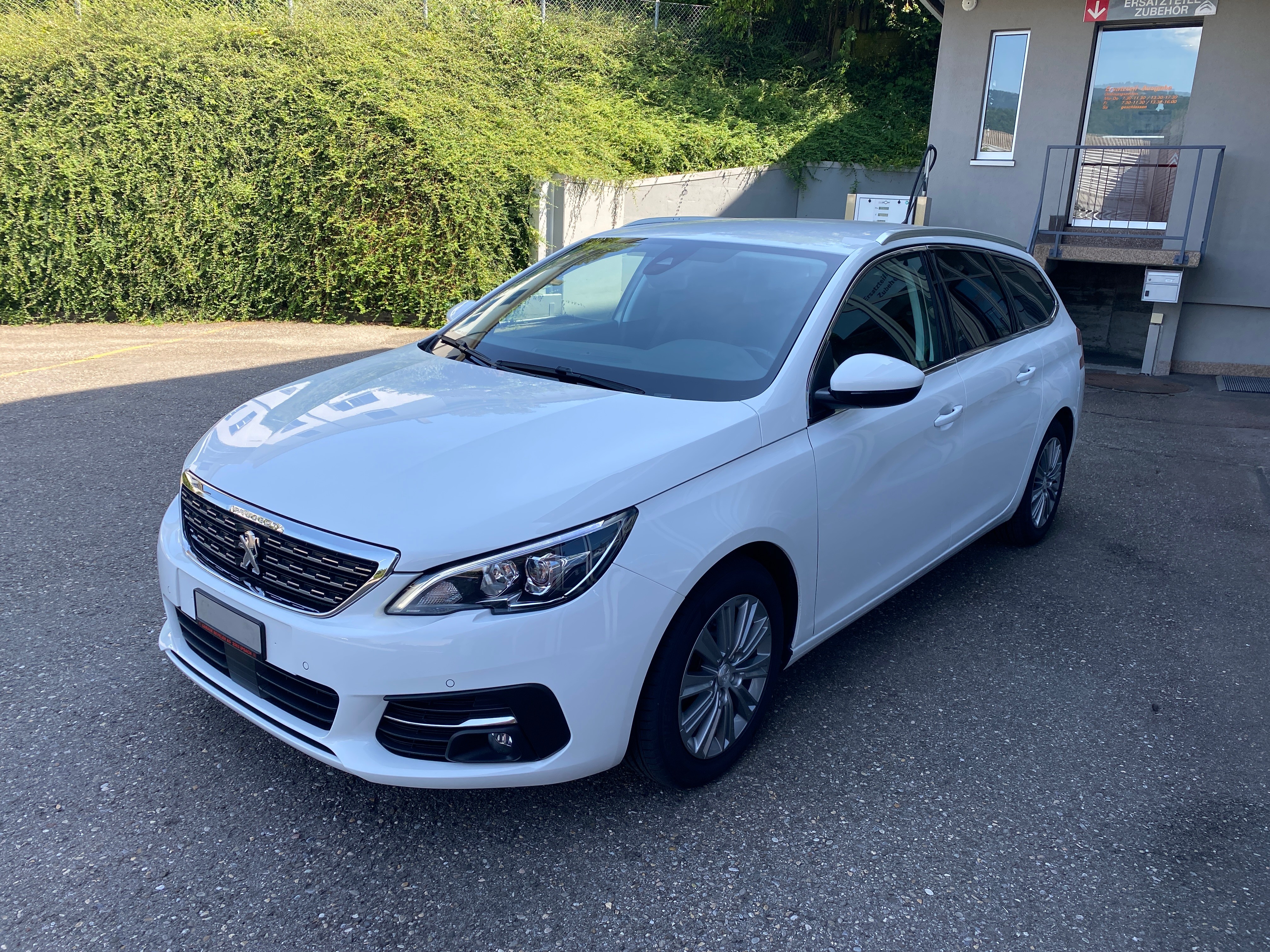 PEUGEOT 308 SW 1.5 BlueHDI Allure EAT8