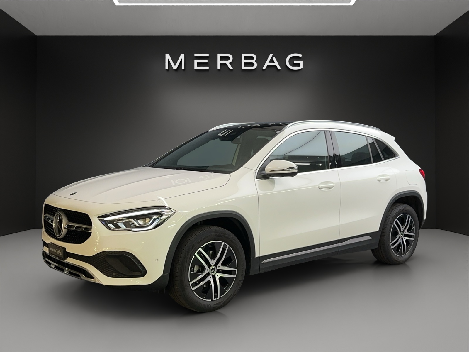 MERCEDES-BENZ GLA 180 Progressive 7G-D