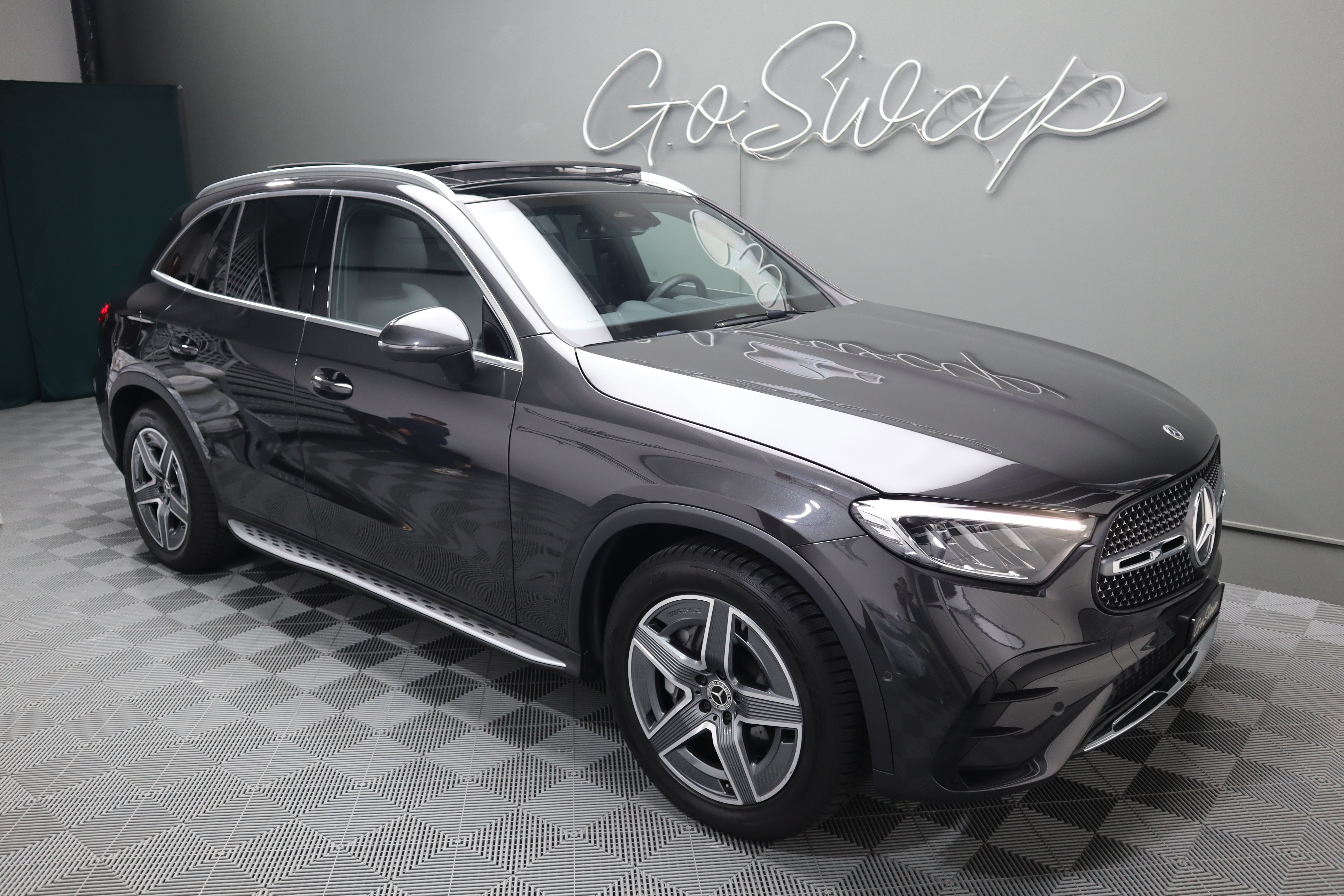 MERCEDES-BENZ GLC 300 AMG Line 4Matic 9G-Tronic