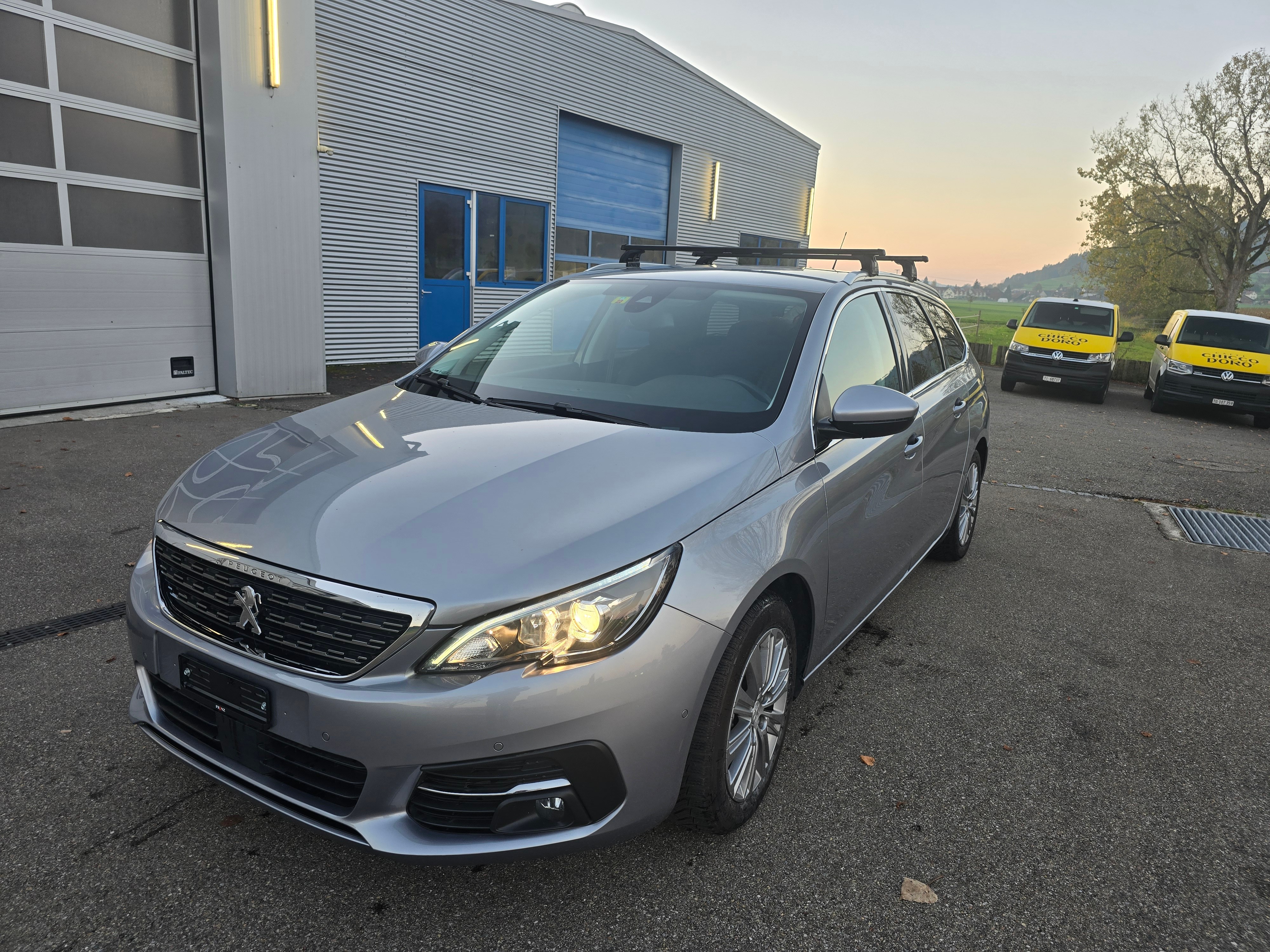 PEUGEOT 308 SW 1.5 BlueHDI Allure Pack EAT8*Frisch ab MFK*Frisch ab Service*Automatische Distanzregelung ACC*Anhängerkupplung**G