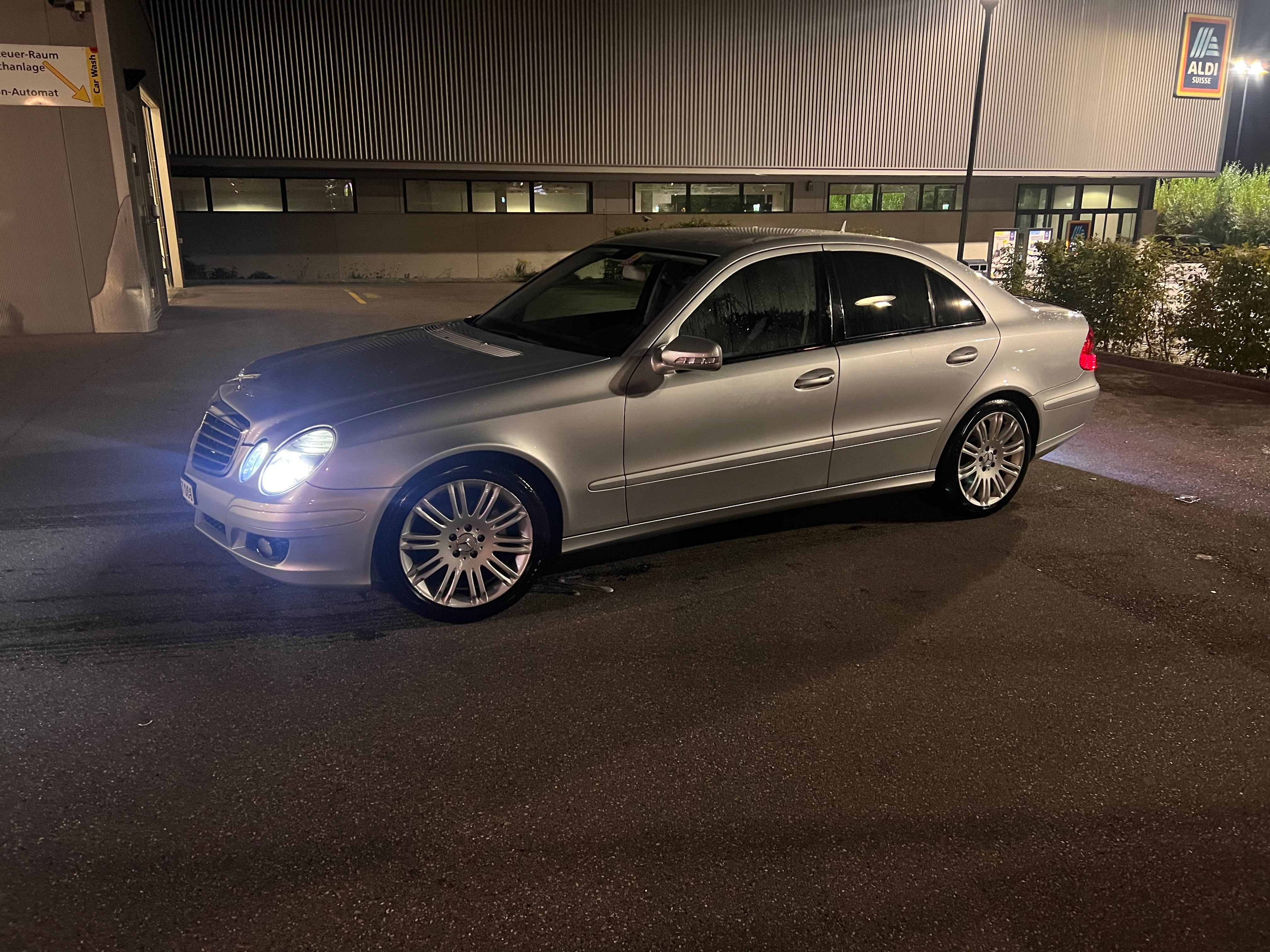 MERCEDES-BENZ E 200 Kompressor